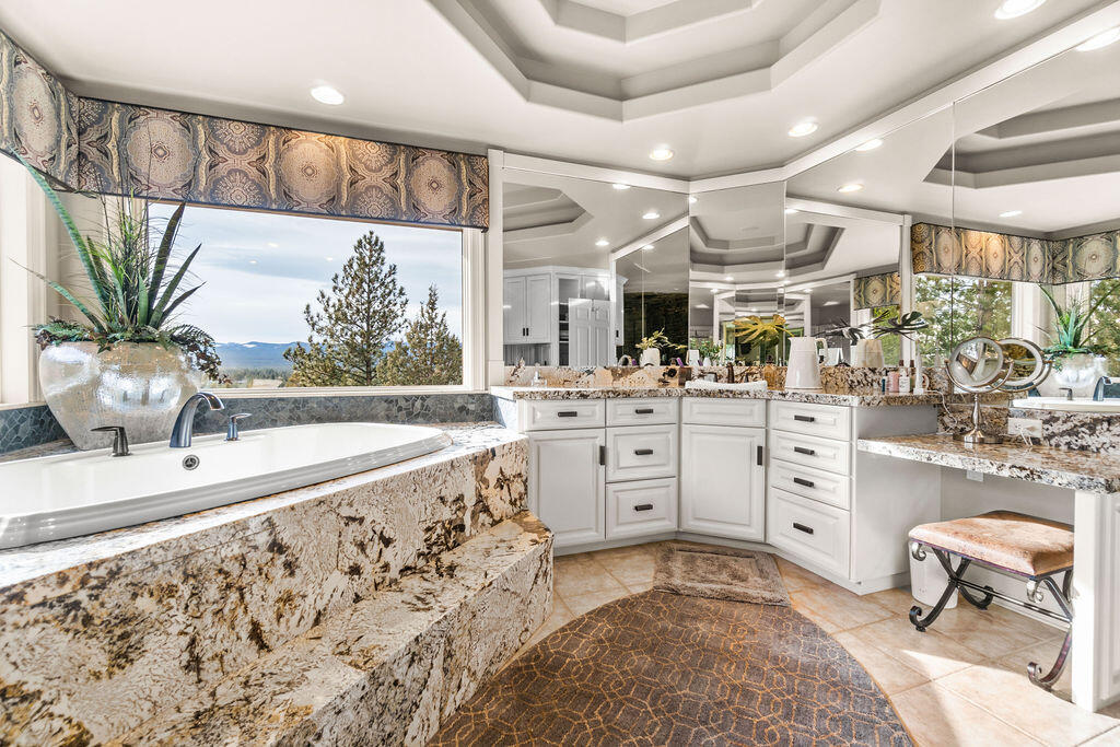 2806 NW Nightfall Circle