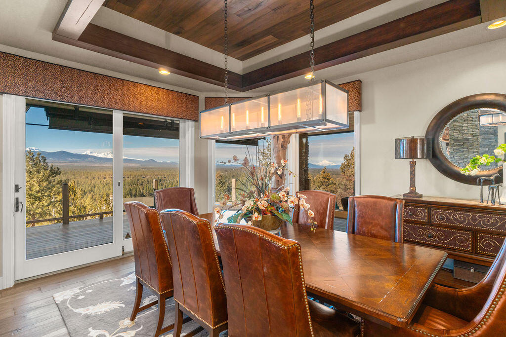 2806 NW Nightfall Circle