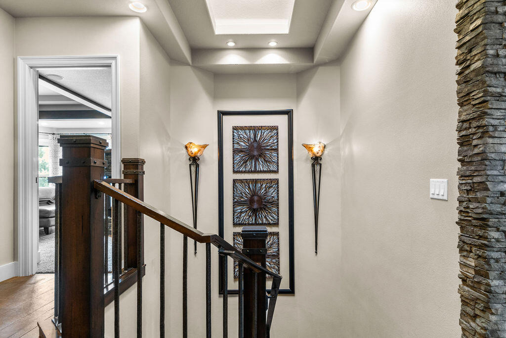 2806 NW Nightfall Circle