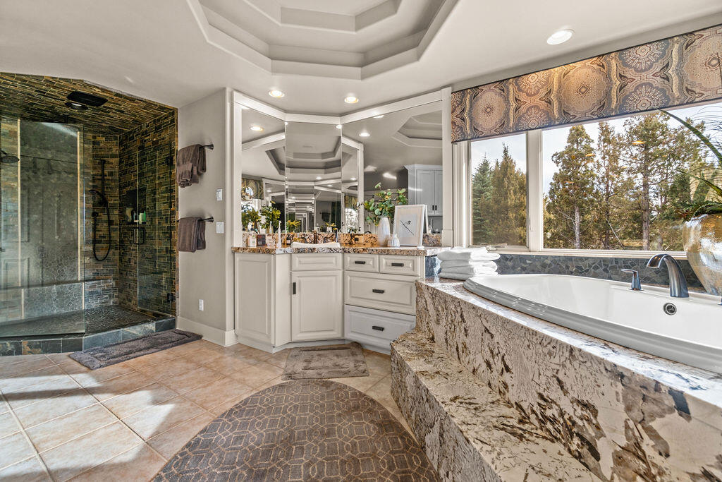 2806 NW Nightfall Circle