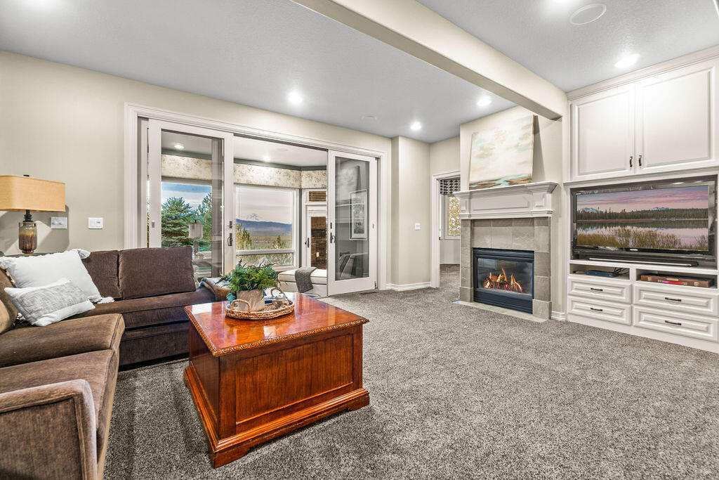 2806 NW Nightfall Circle