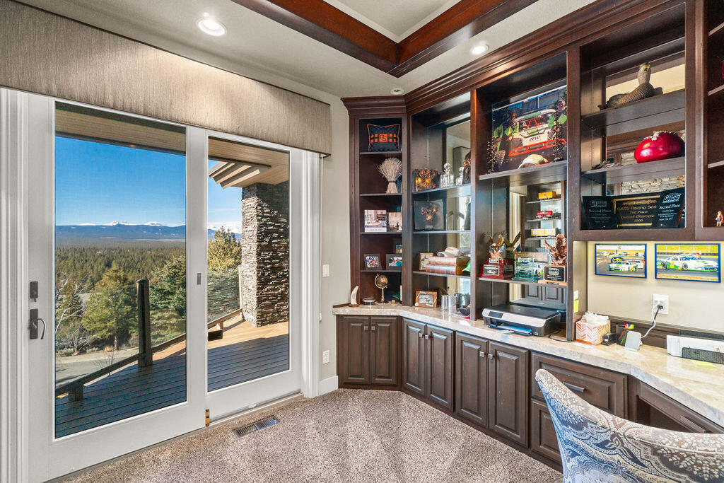 2806 NW Nightfall Circle