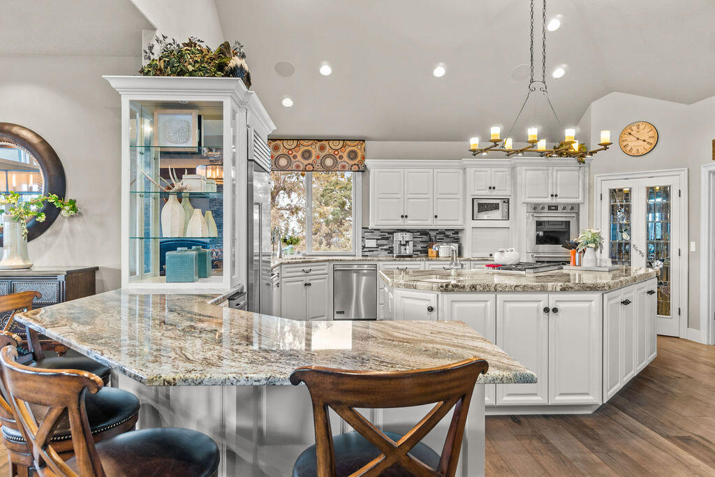 2806 NW Nightfall Circle