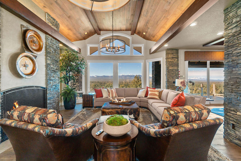 2806 NW Nightfall Circle