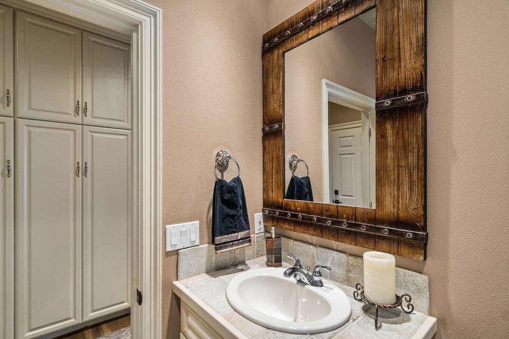 2806 NW Nightfall Circle