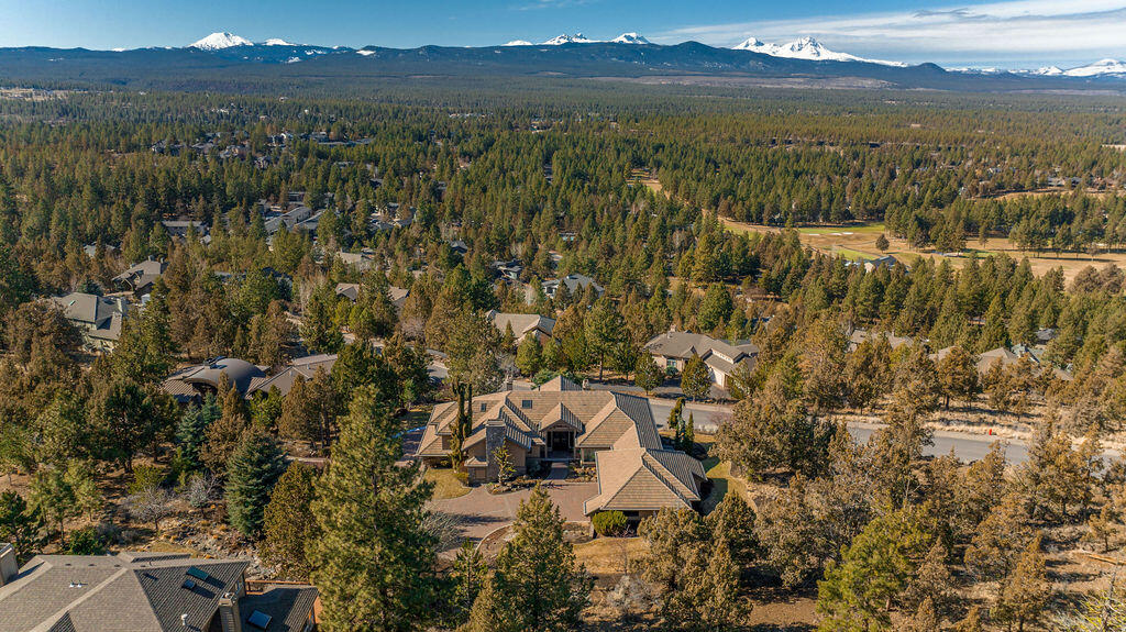 2806 NW Nightfall Circle