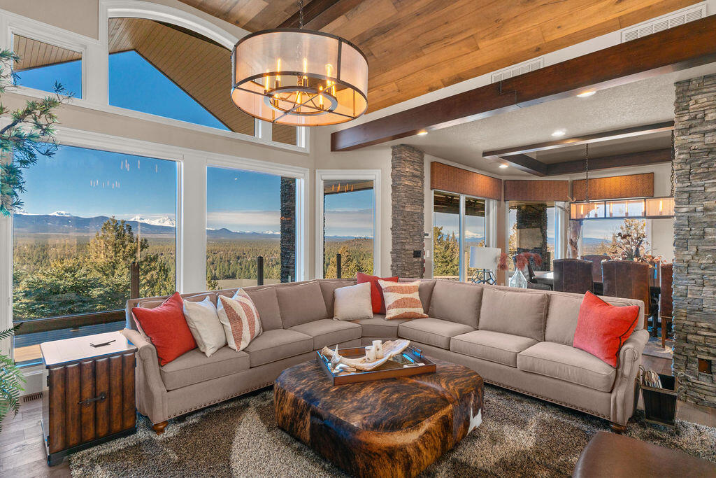 2806 NW Nightfall Circle