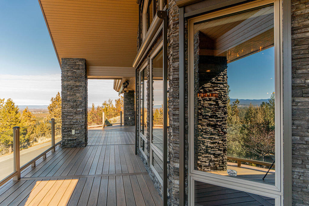 2806 NW Nightfall Circle