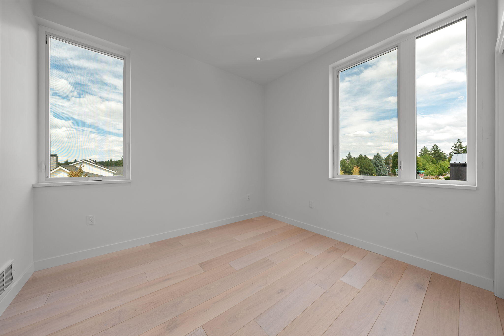 2745 NW Ordway Avenue, 212