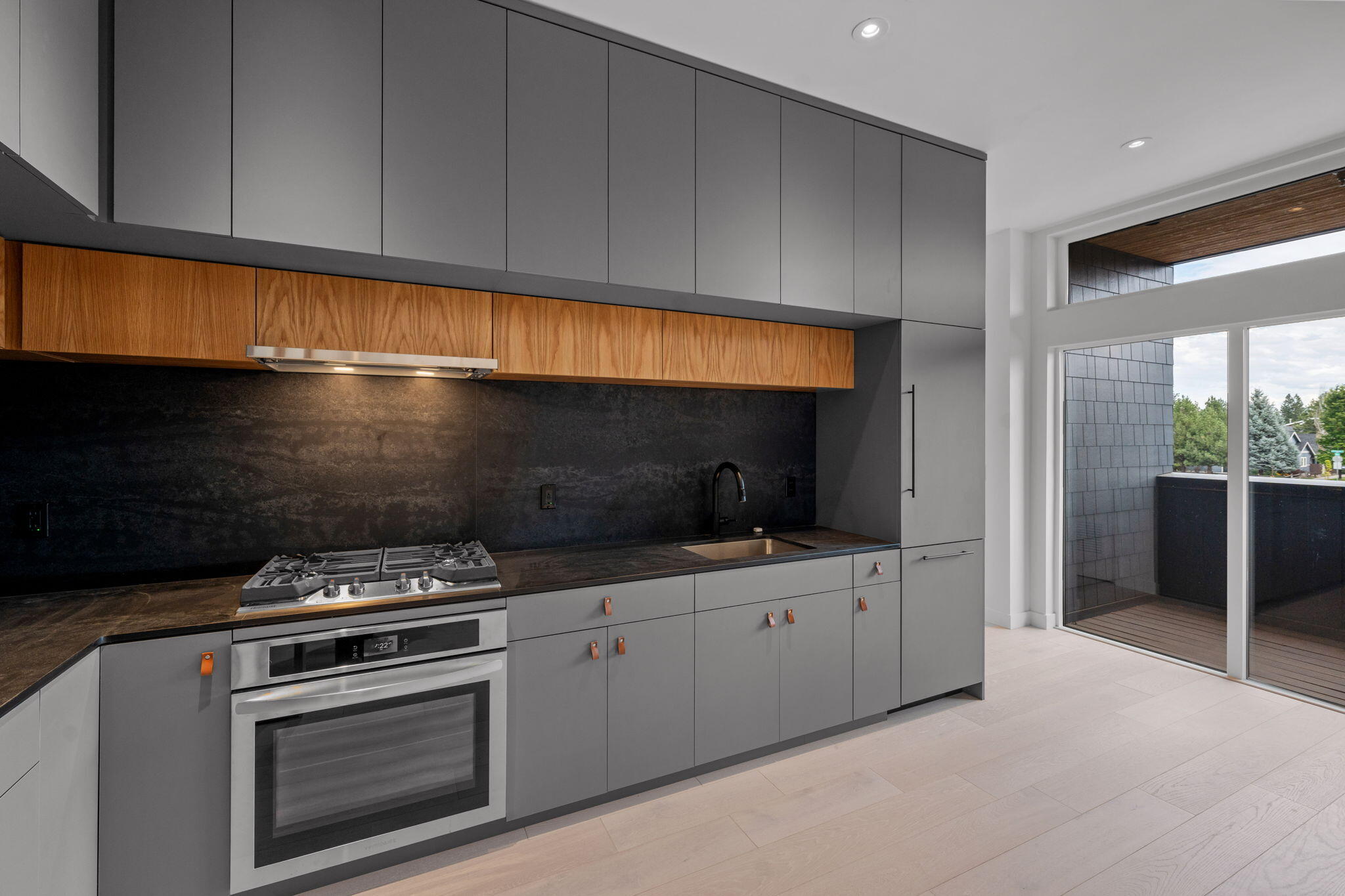 2745 NW Ordway Avenue, 212