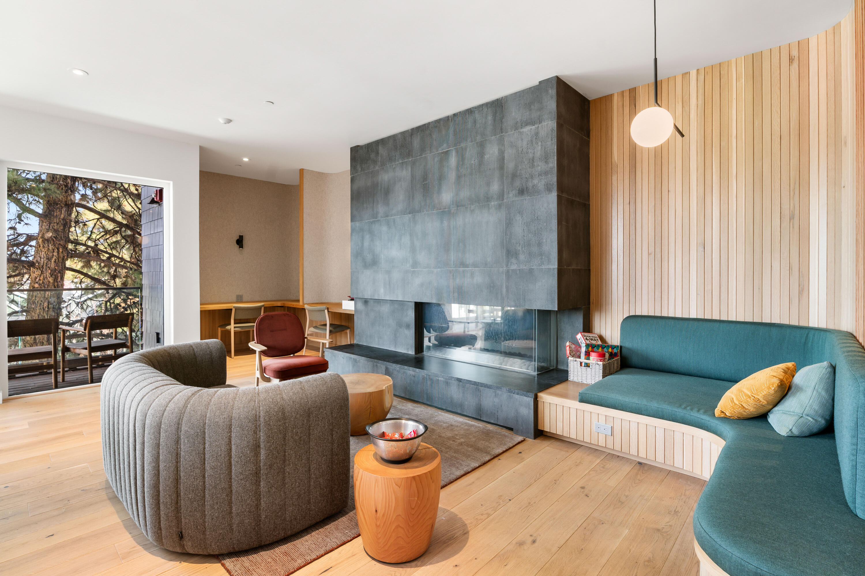 2745 NW Ordway Avenue, 212