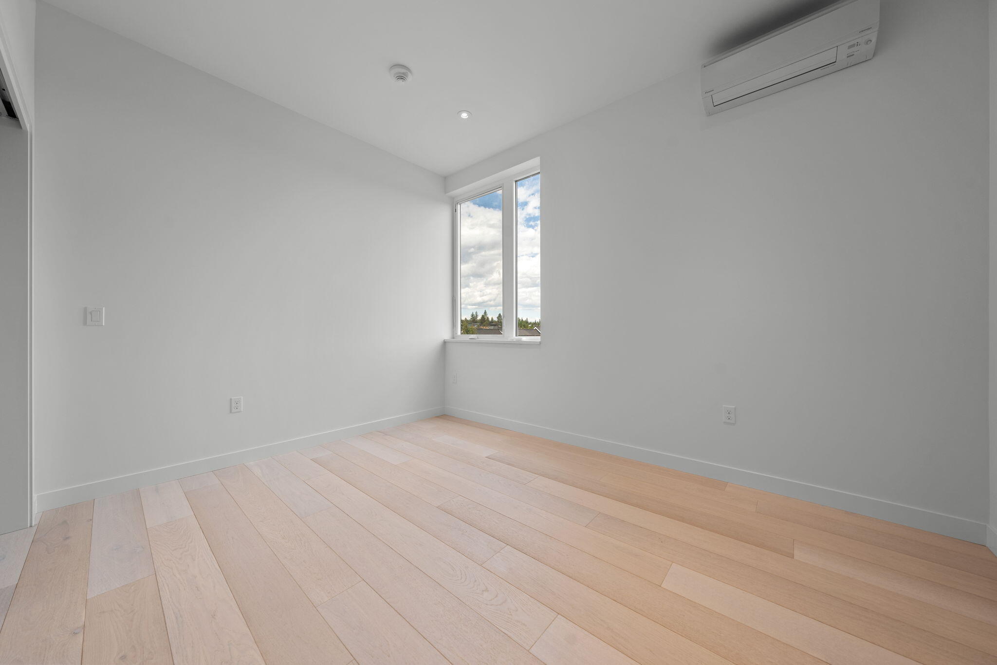 2745 NW Ordway Avenue, 212