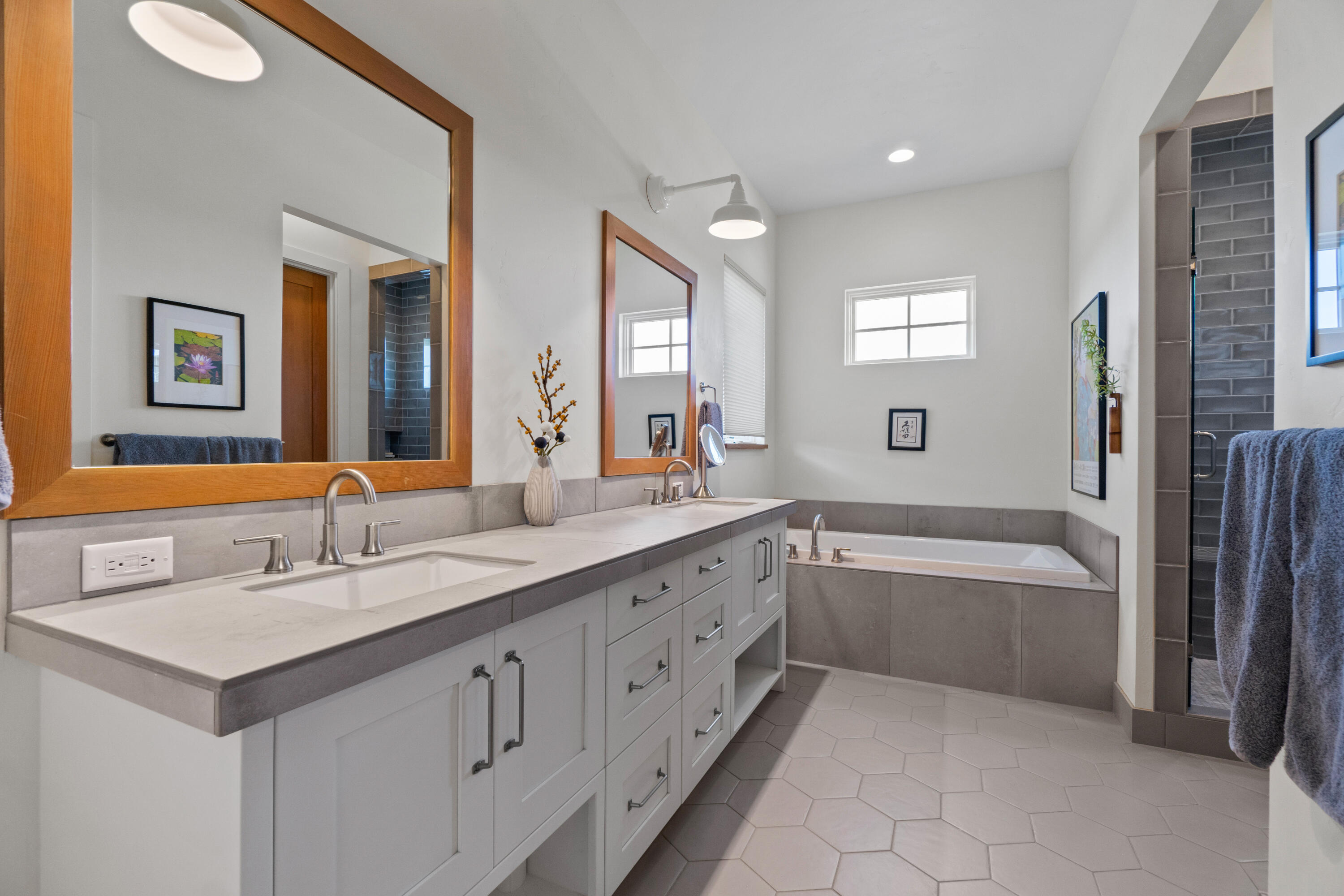 61379 Lost Hollow Loop