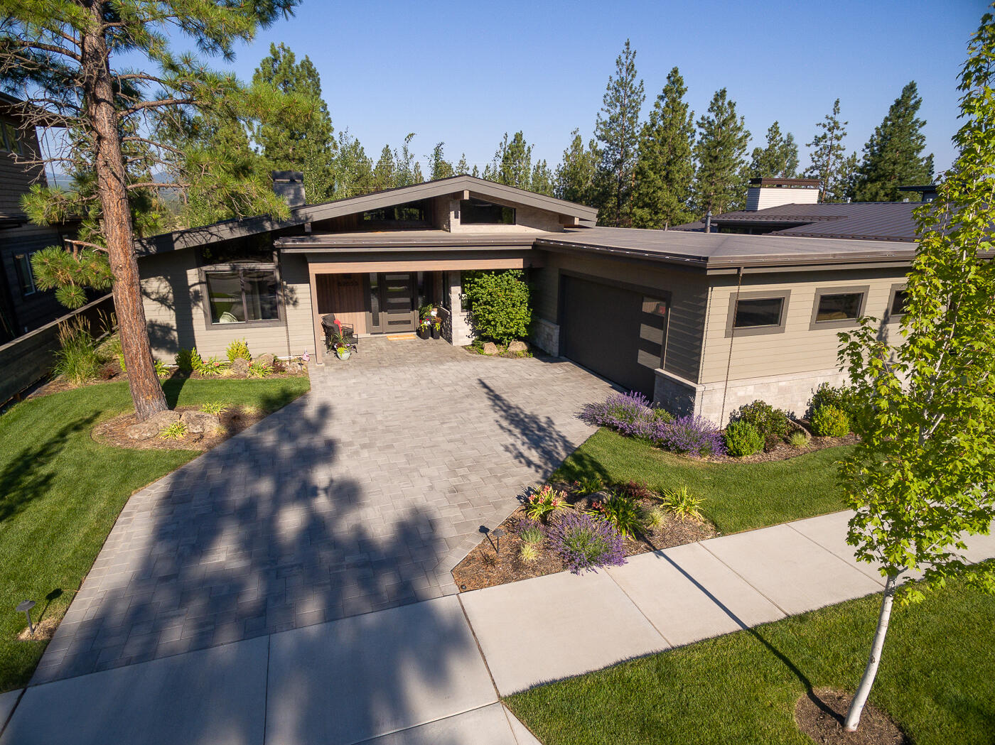 62653 NW Mt Thielsen Drive