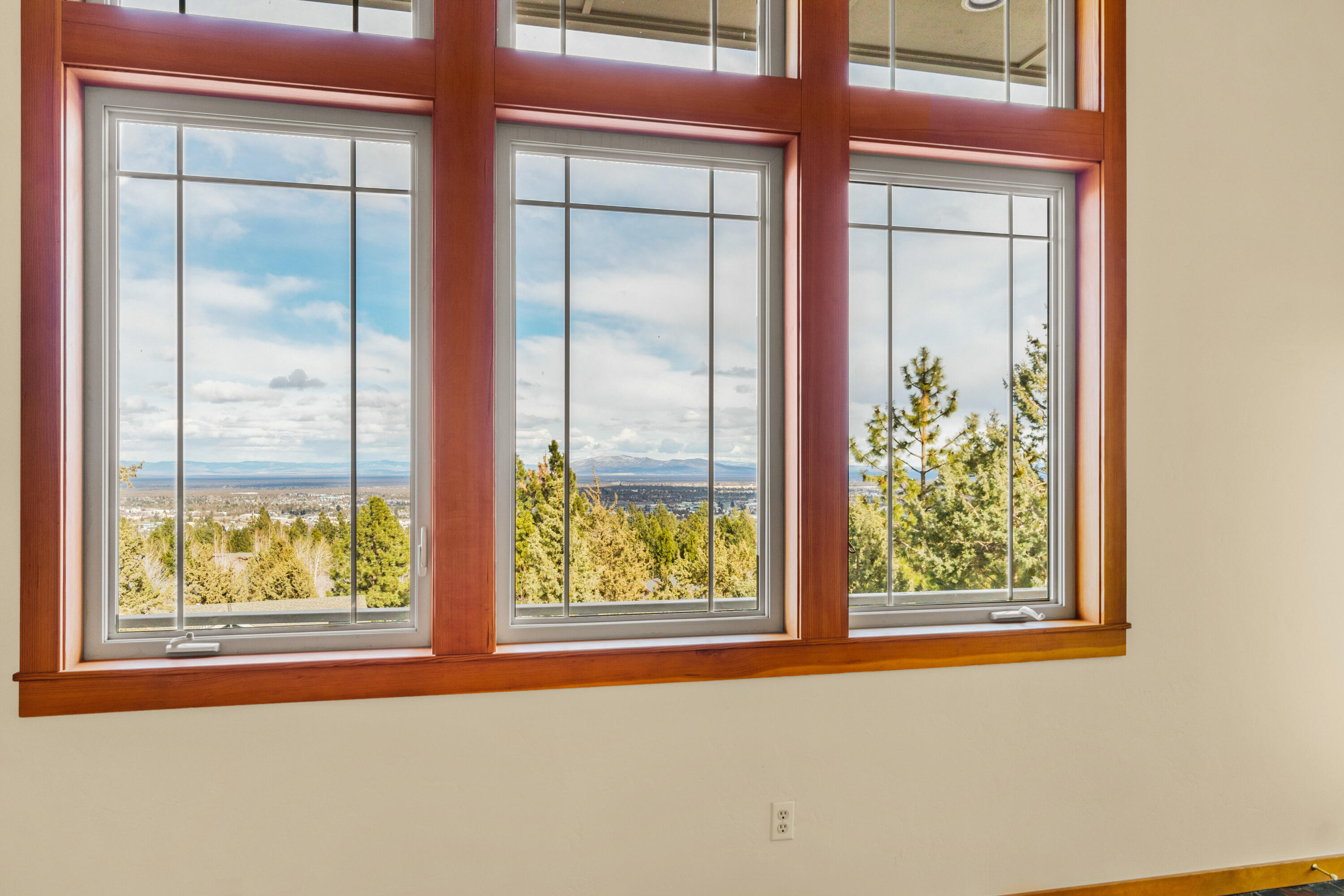 3009 NW Colonial Drive