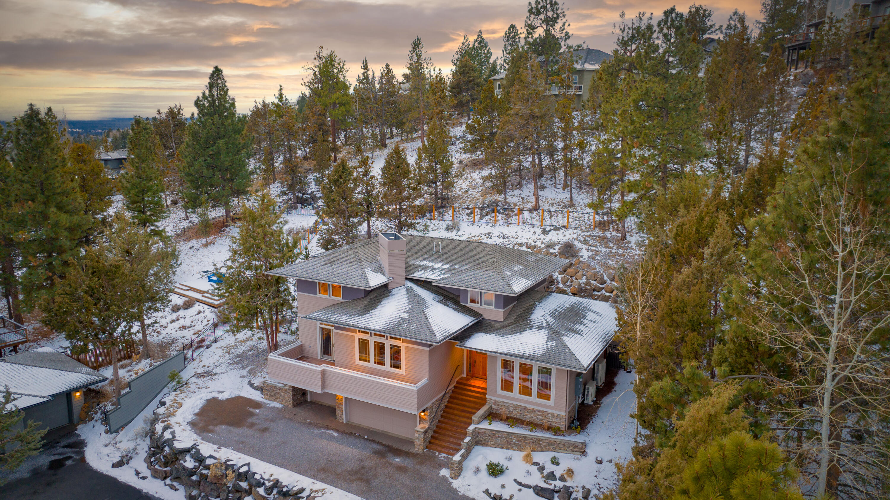 3009 NW Colonial Drive