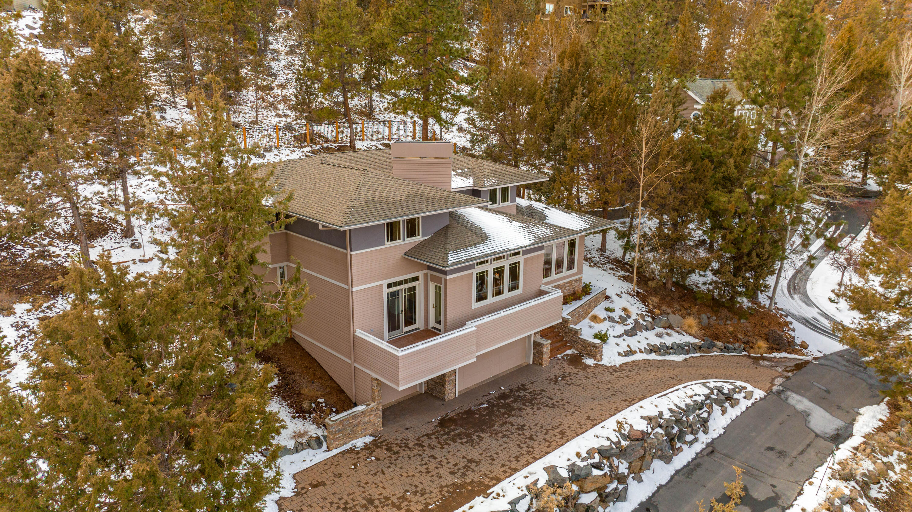 3009 NW Colonial Drive