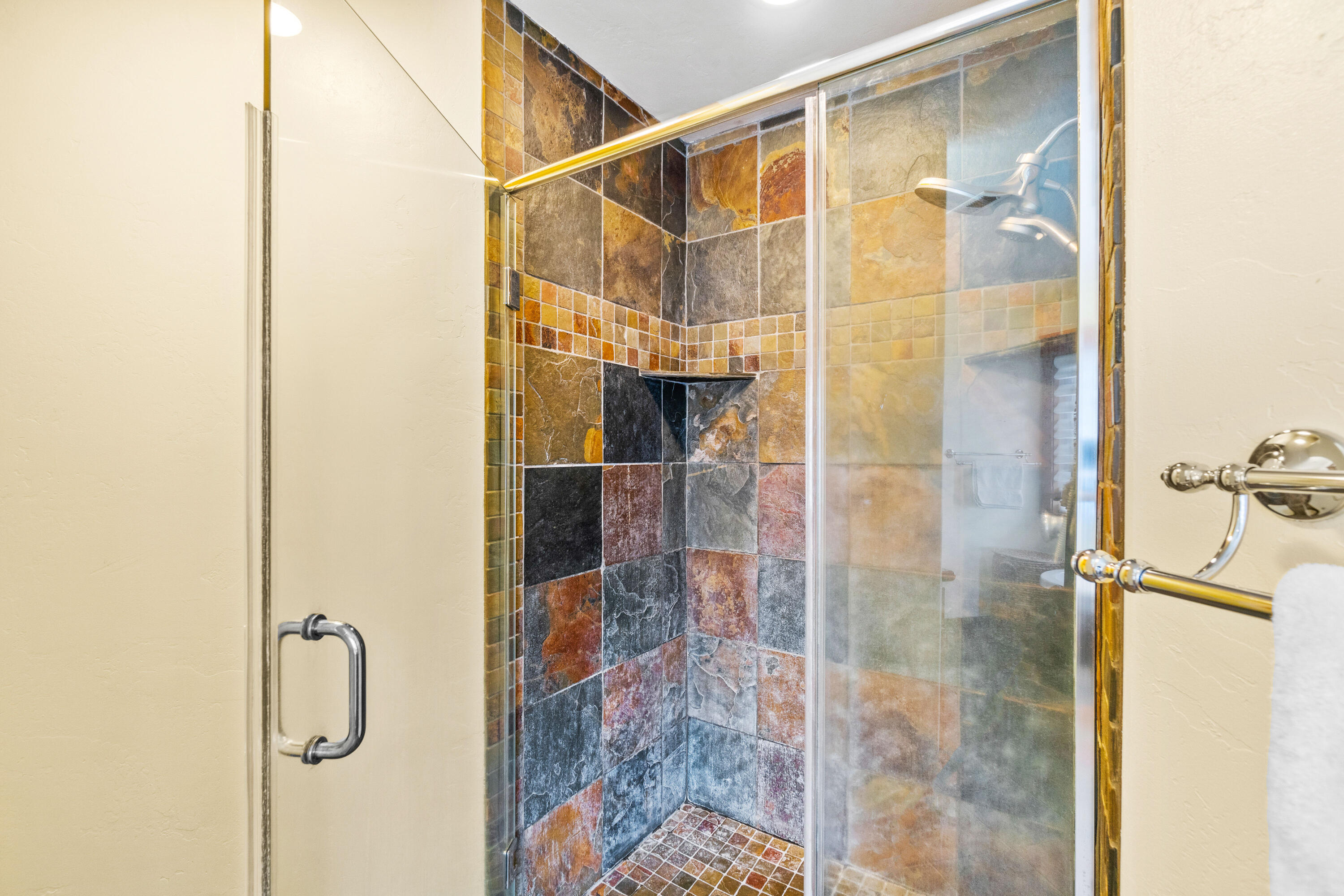 3009 NW Colonial Drive