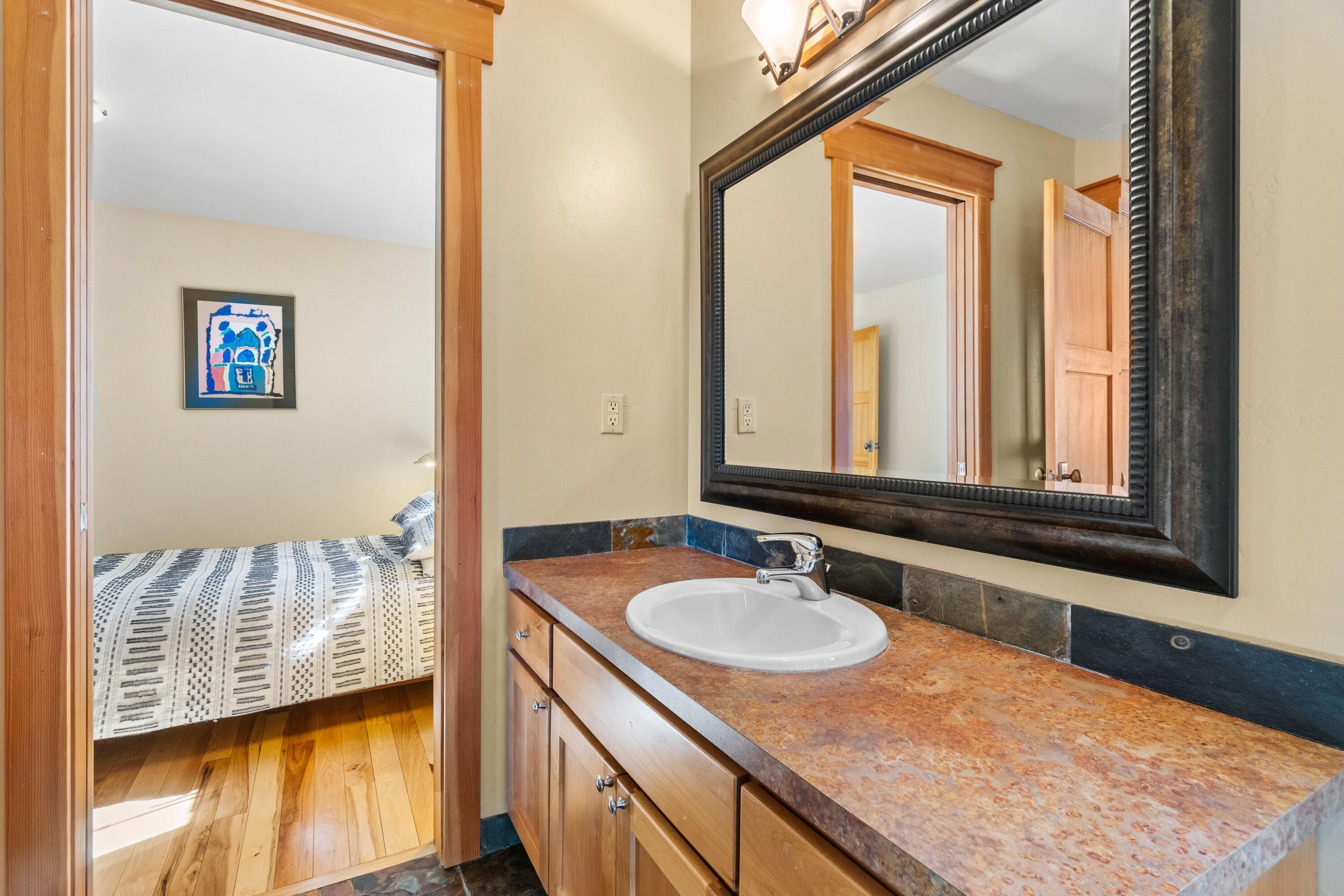 3009 NW Colonial Drive