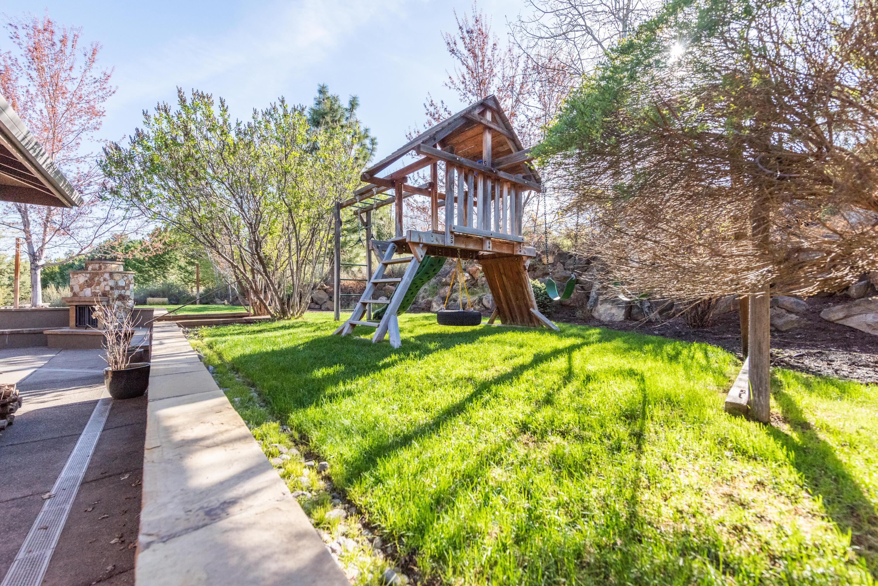 61454 Cultus Lake Court