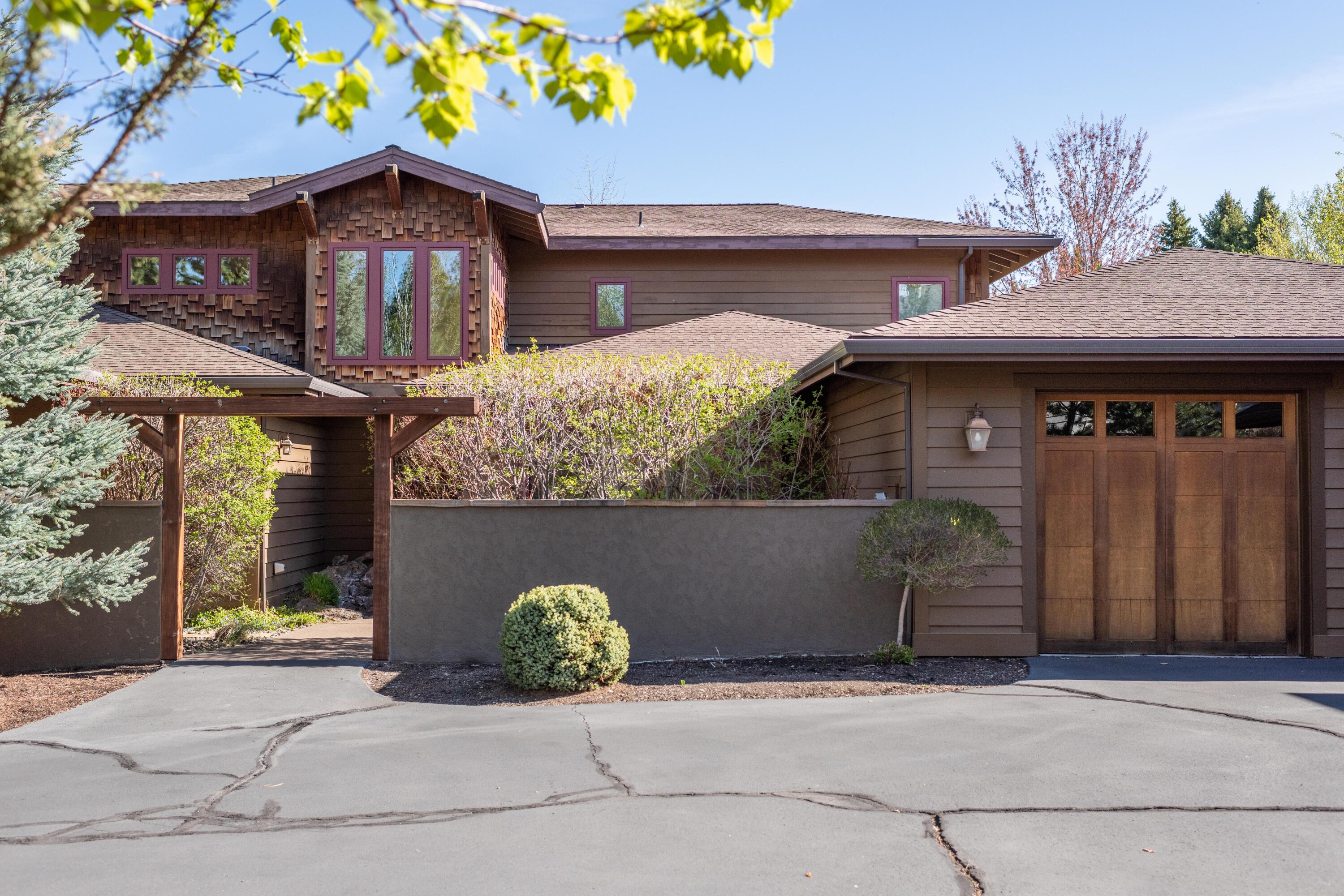 61454 Cultus Lake Court