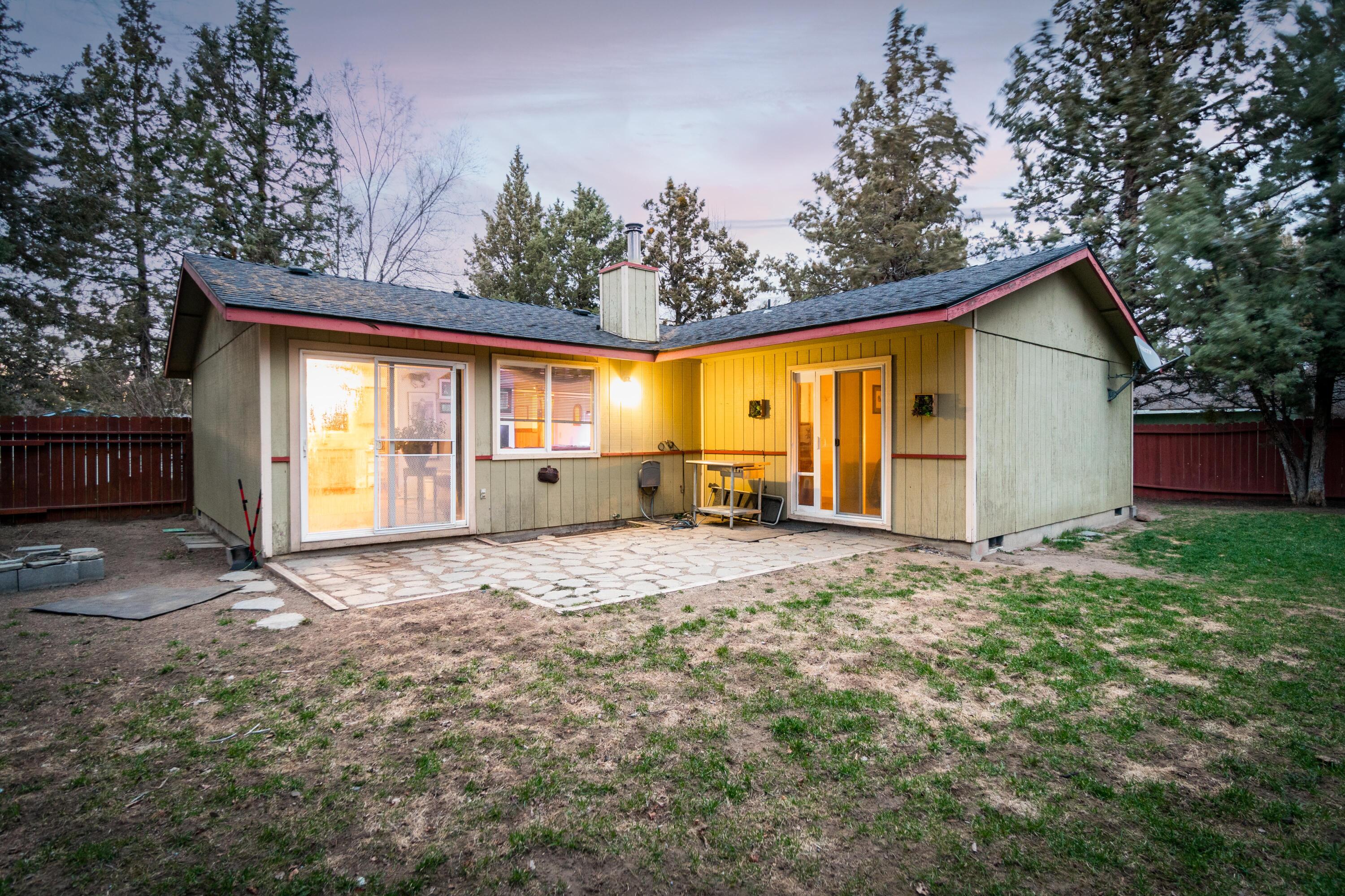 2121 NE Monterey Avenue