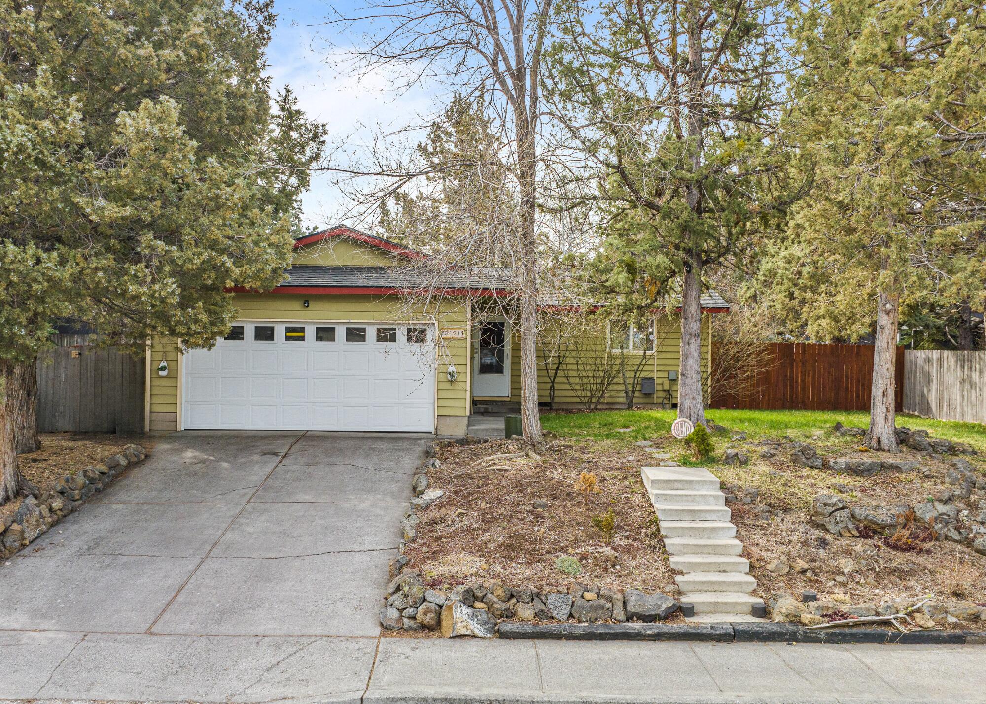 2121 NE Monterey Avenue