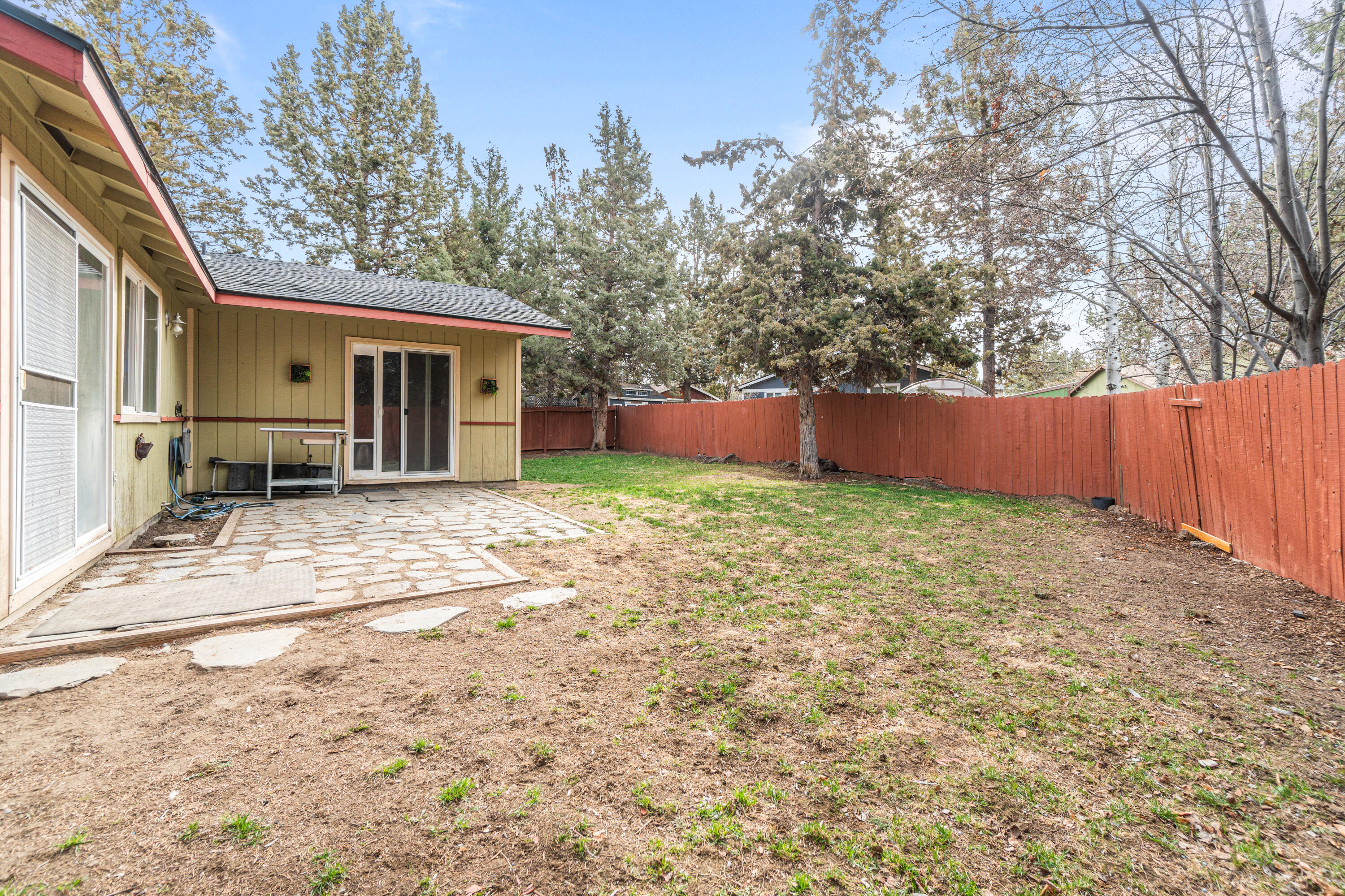 2121 NE Monterey Avenue