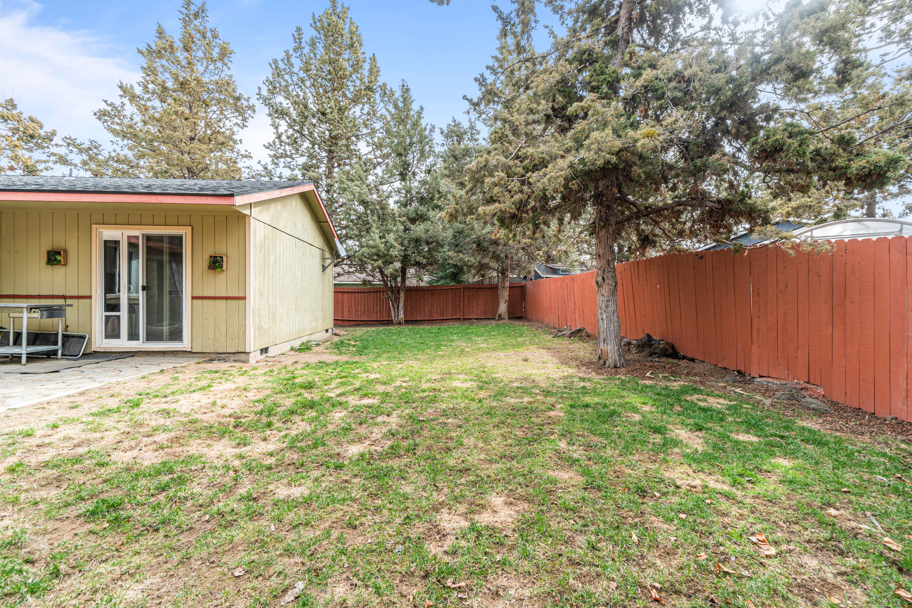 2121 NE Monterey Avenue