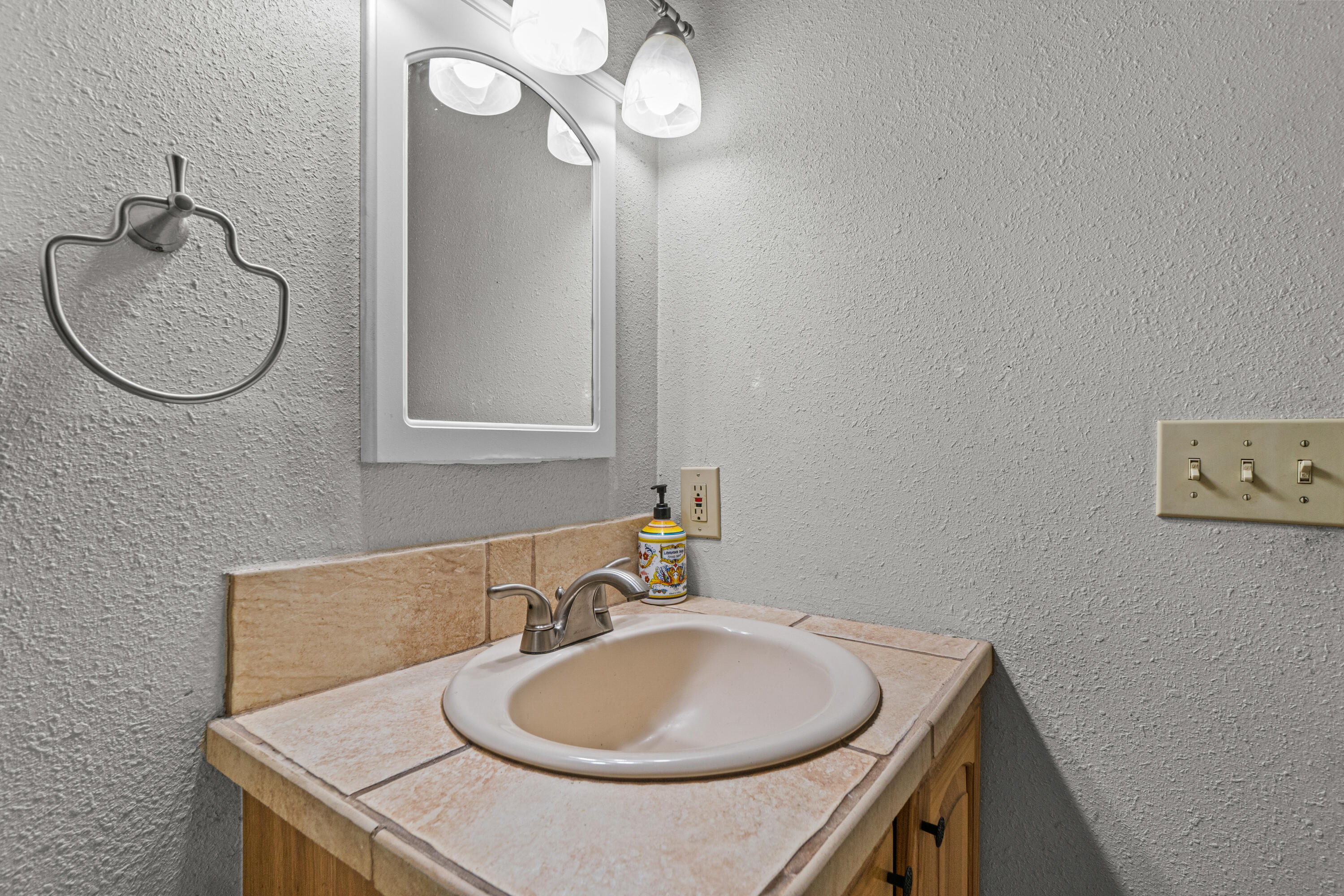 2121 NE Monterey Avenue