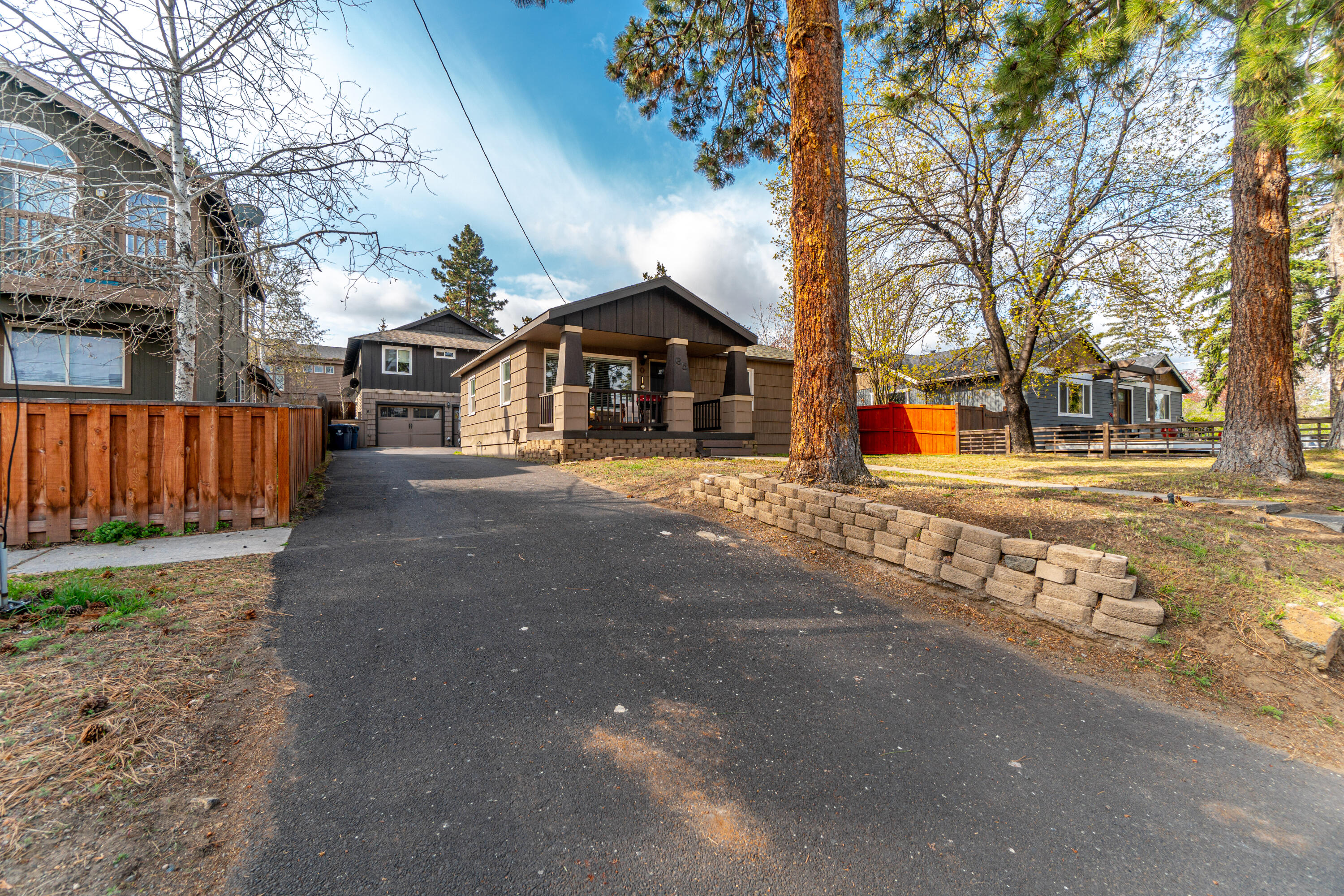 65 SW Roosevelt Avenue