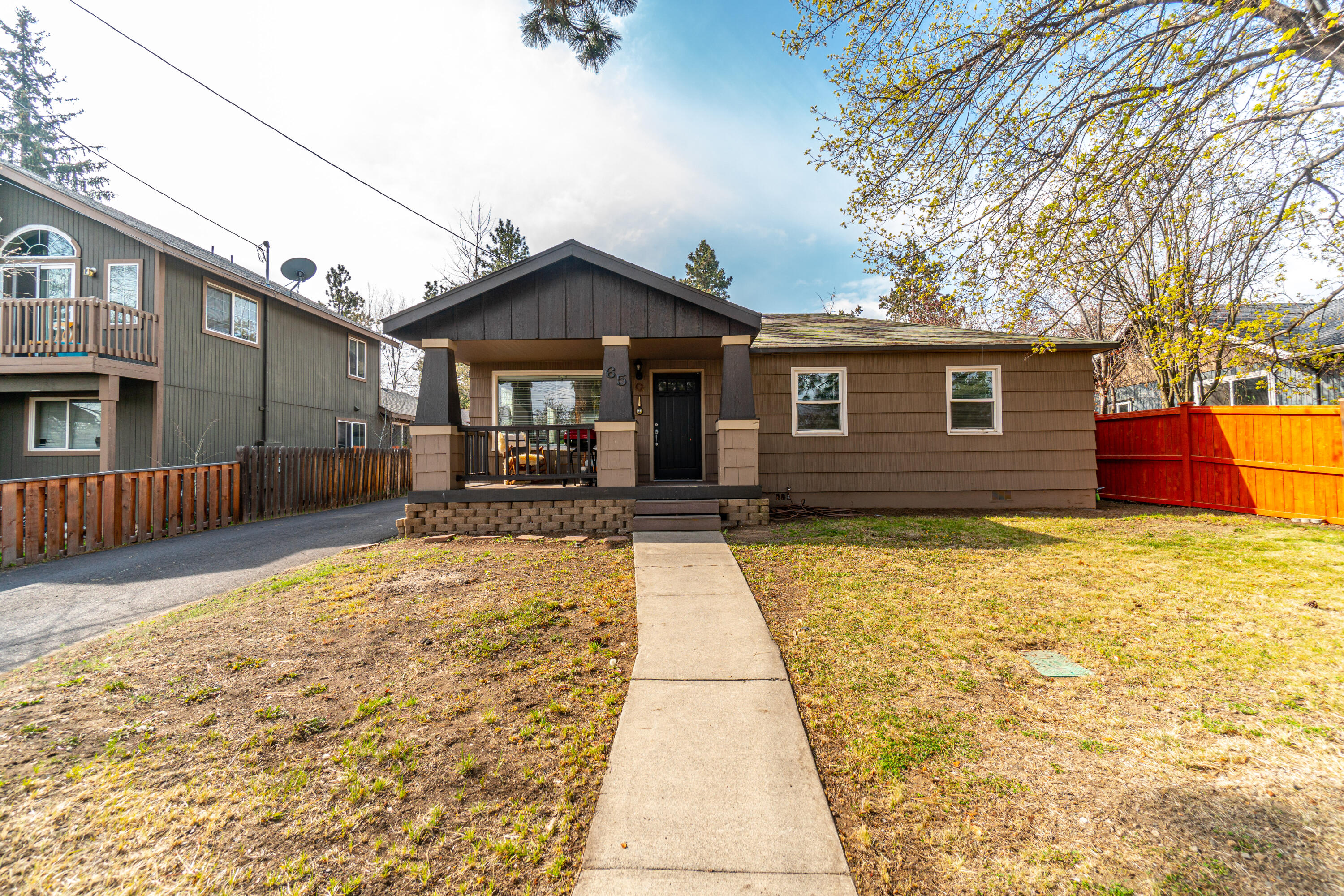 65 SW Roosevelt Avenue