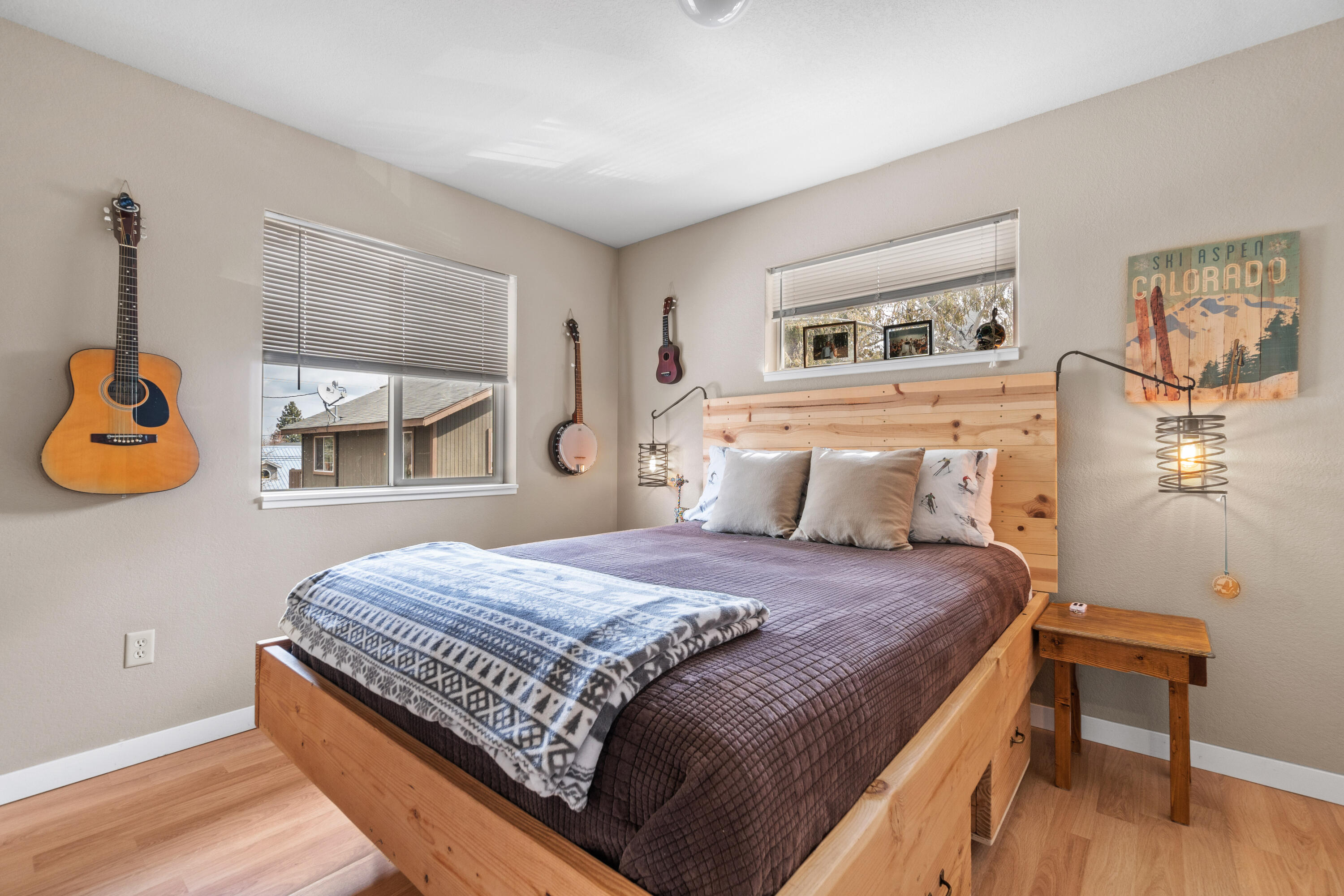 65 SW Roosevelt Avenue