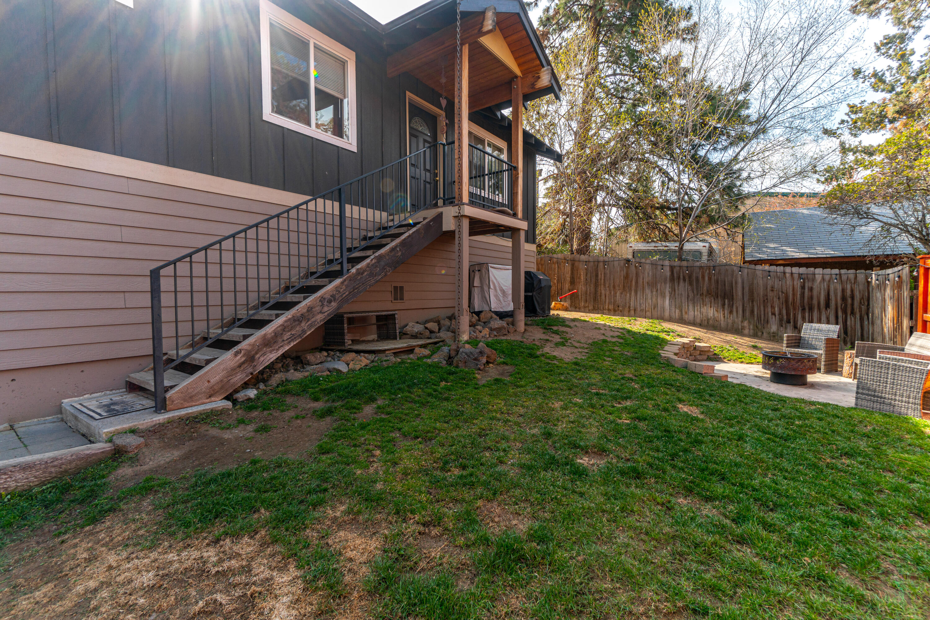 65 SW Roosevelt Avenue