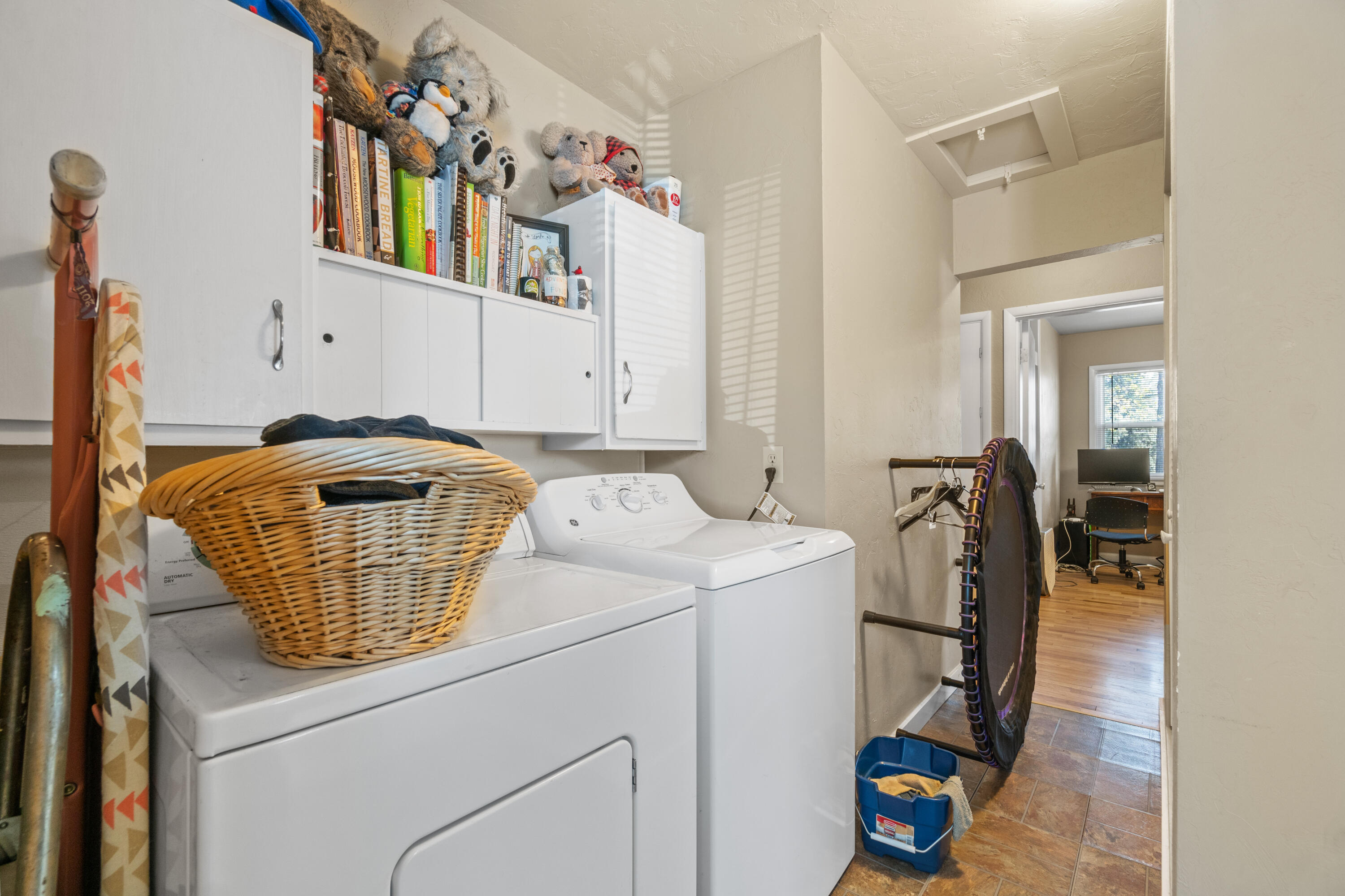 65 SW Roosevelt Avenue