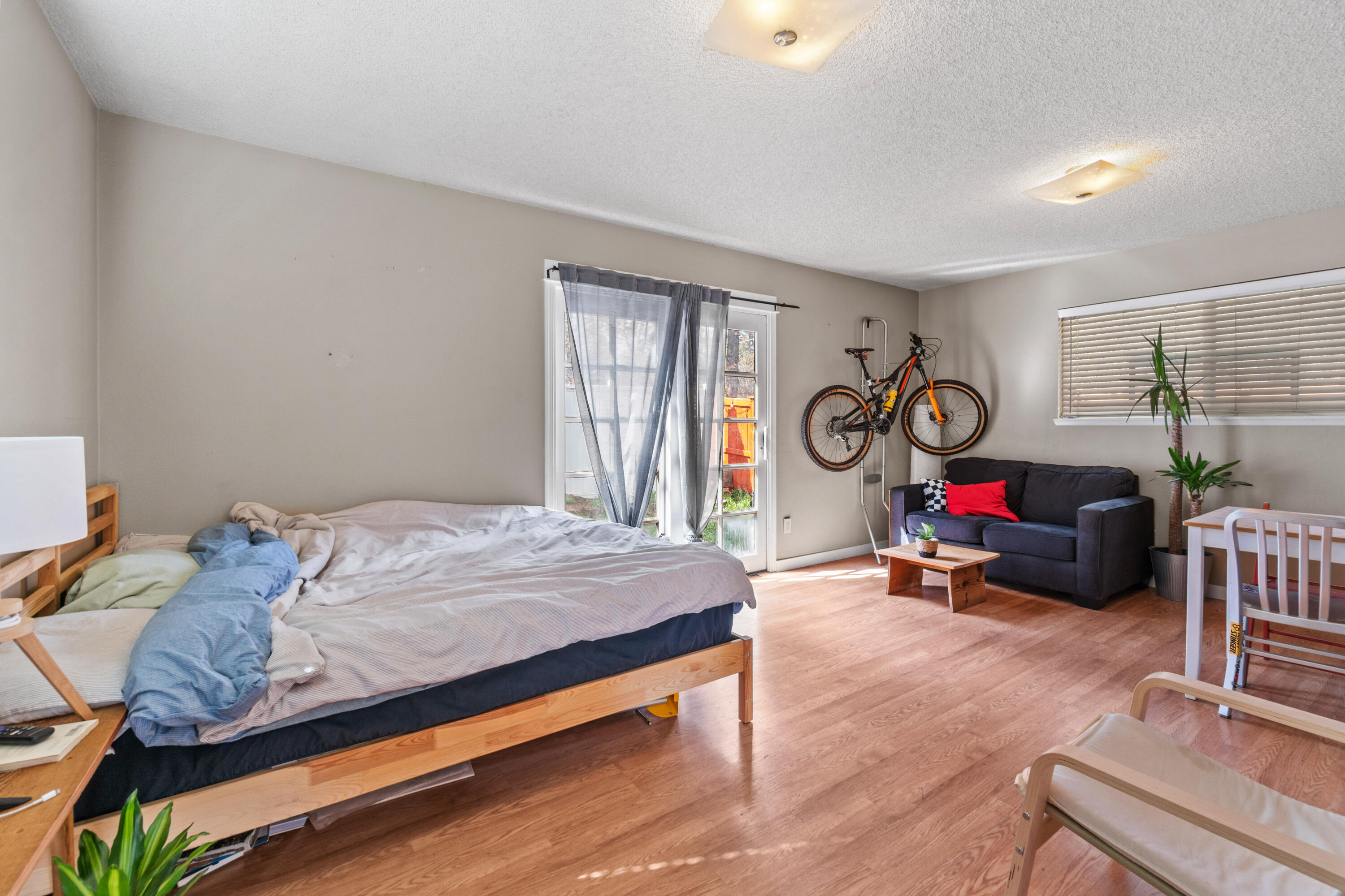 65 SW Roosevelt Avenue