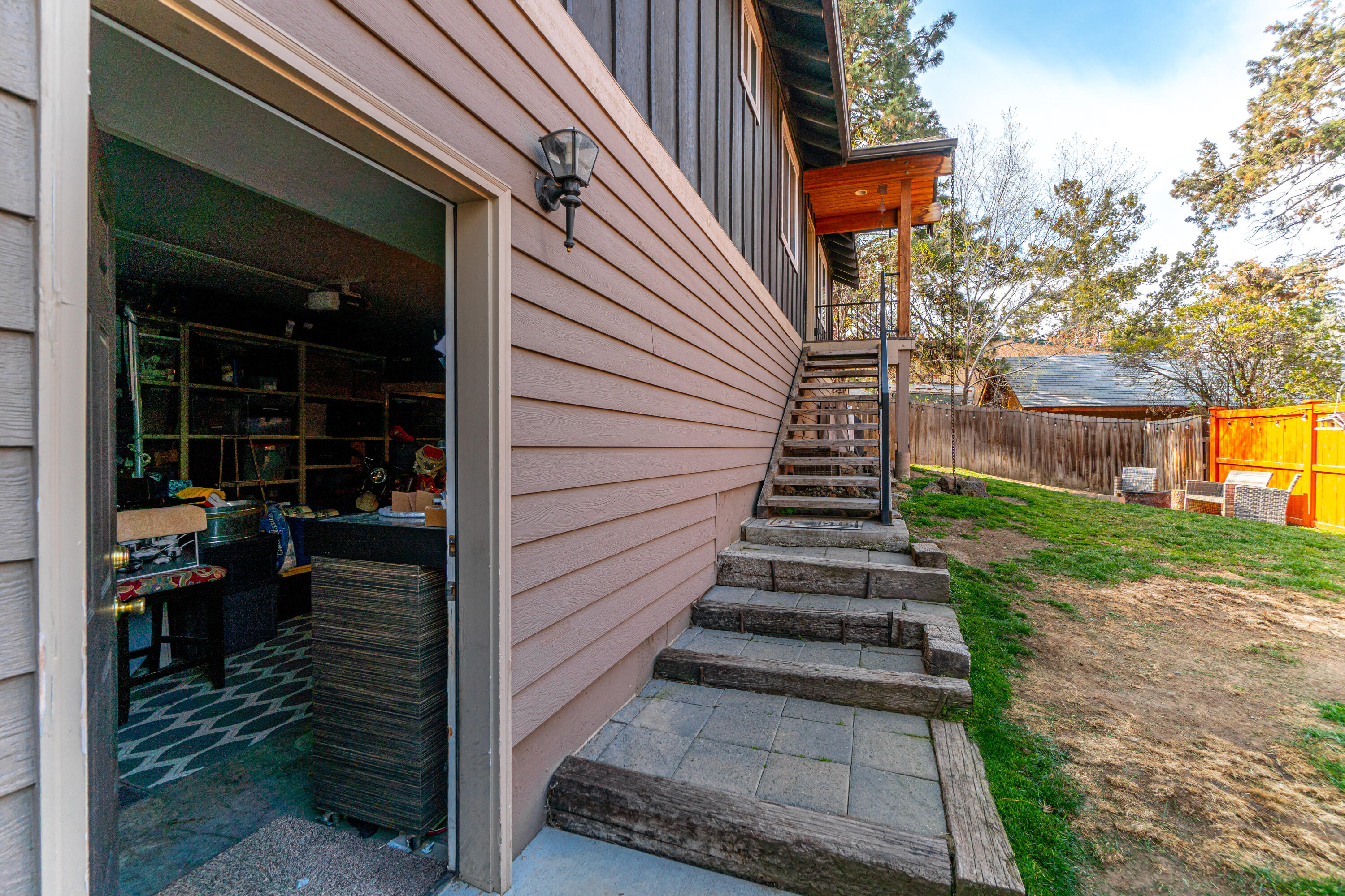 65 SW Roosevelt Avenue