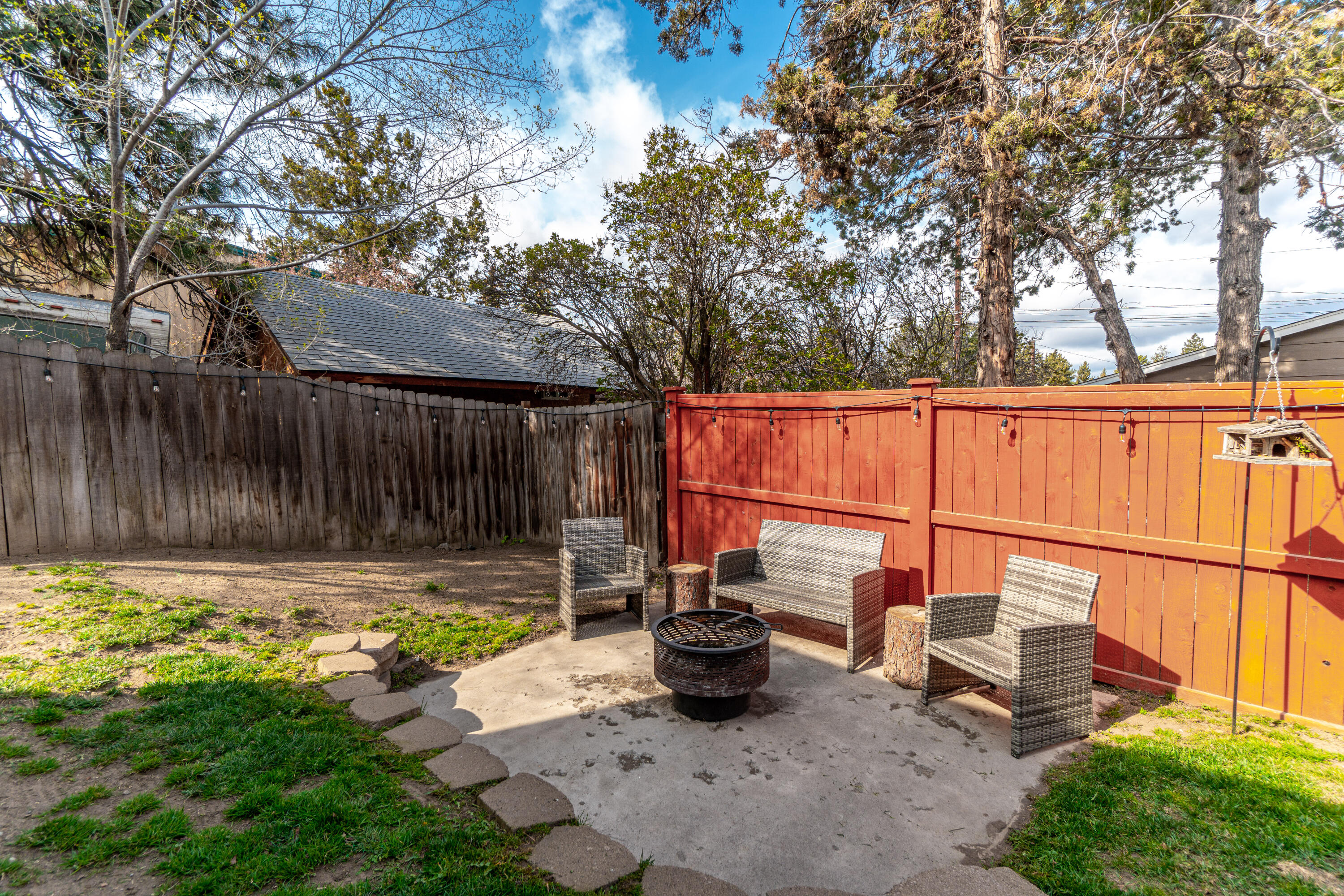 65 SW Roosevelt Avenue