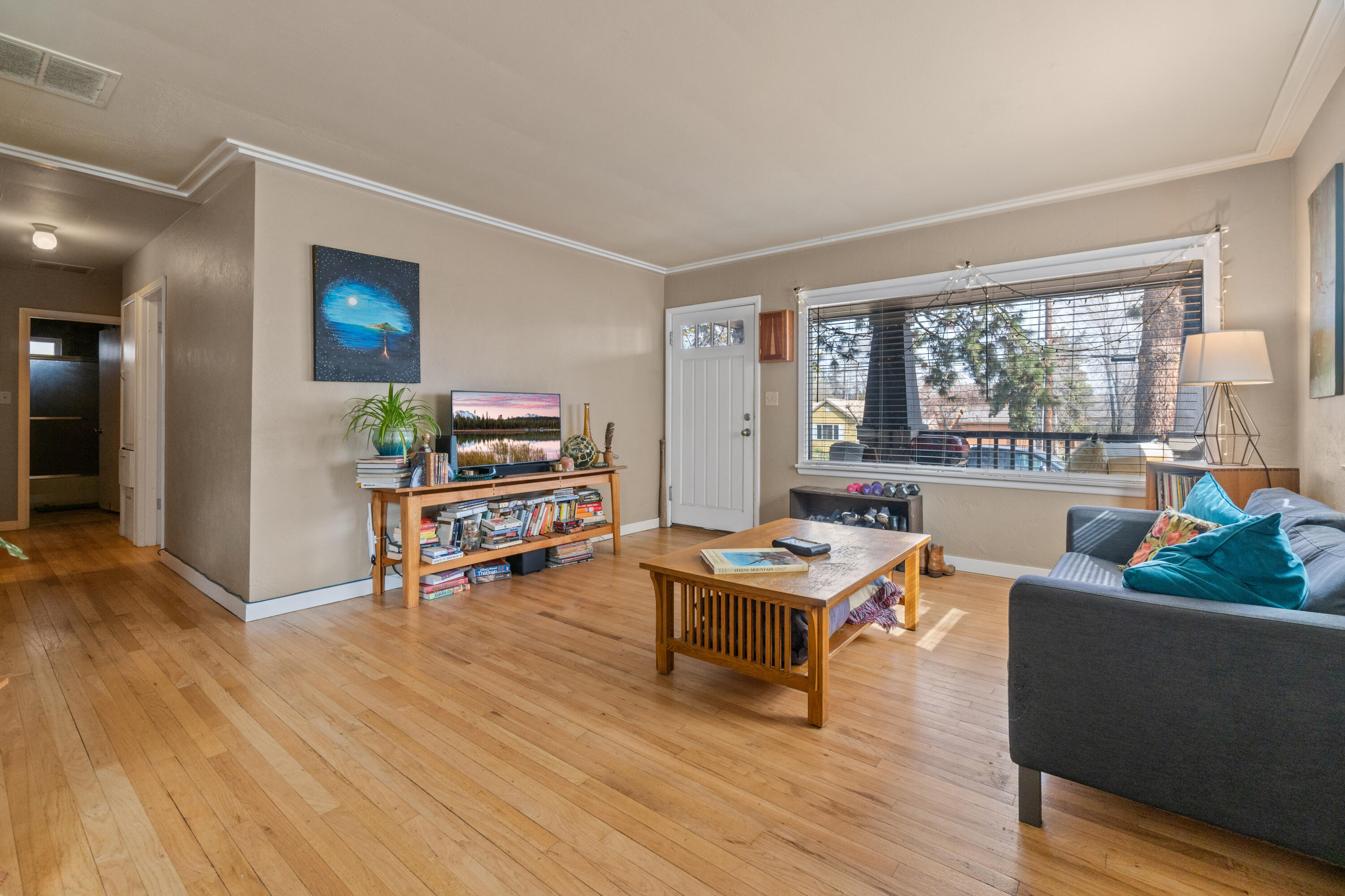 65 SW Roosevelt Avenue