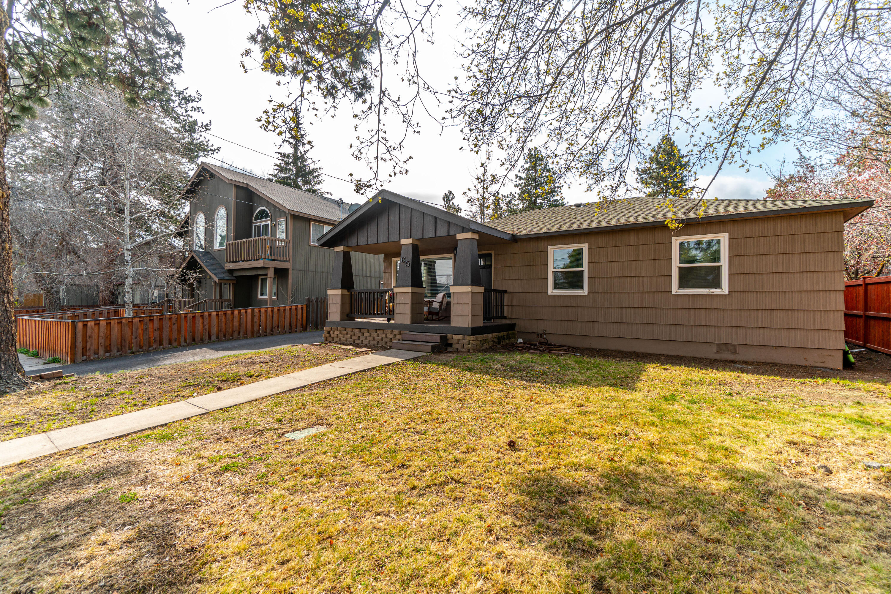 65 SW Roosevelt Avenue