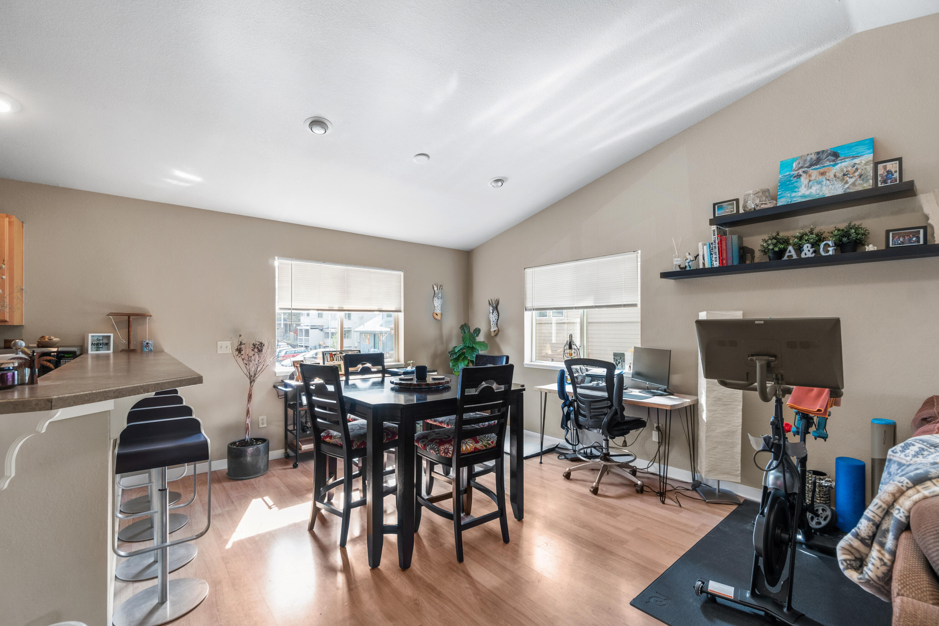 65 SW Roosevelt Avenue