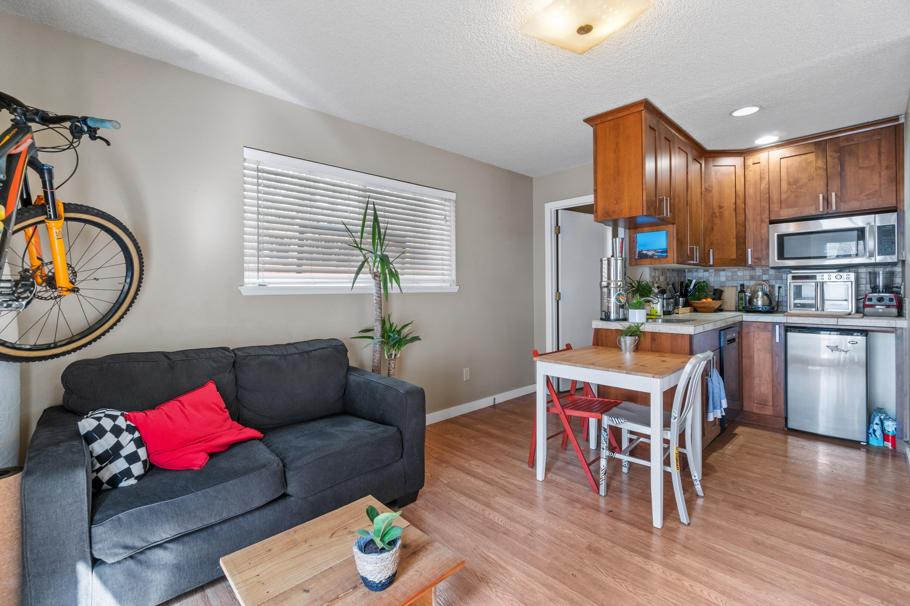 65 SW Roosevelt Avenue