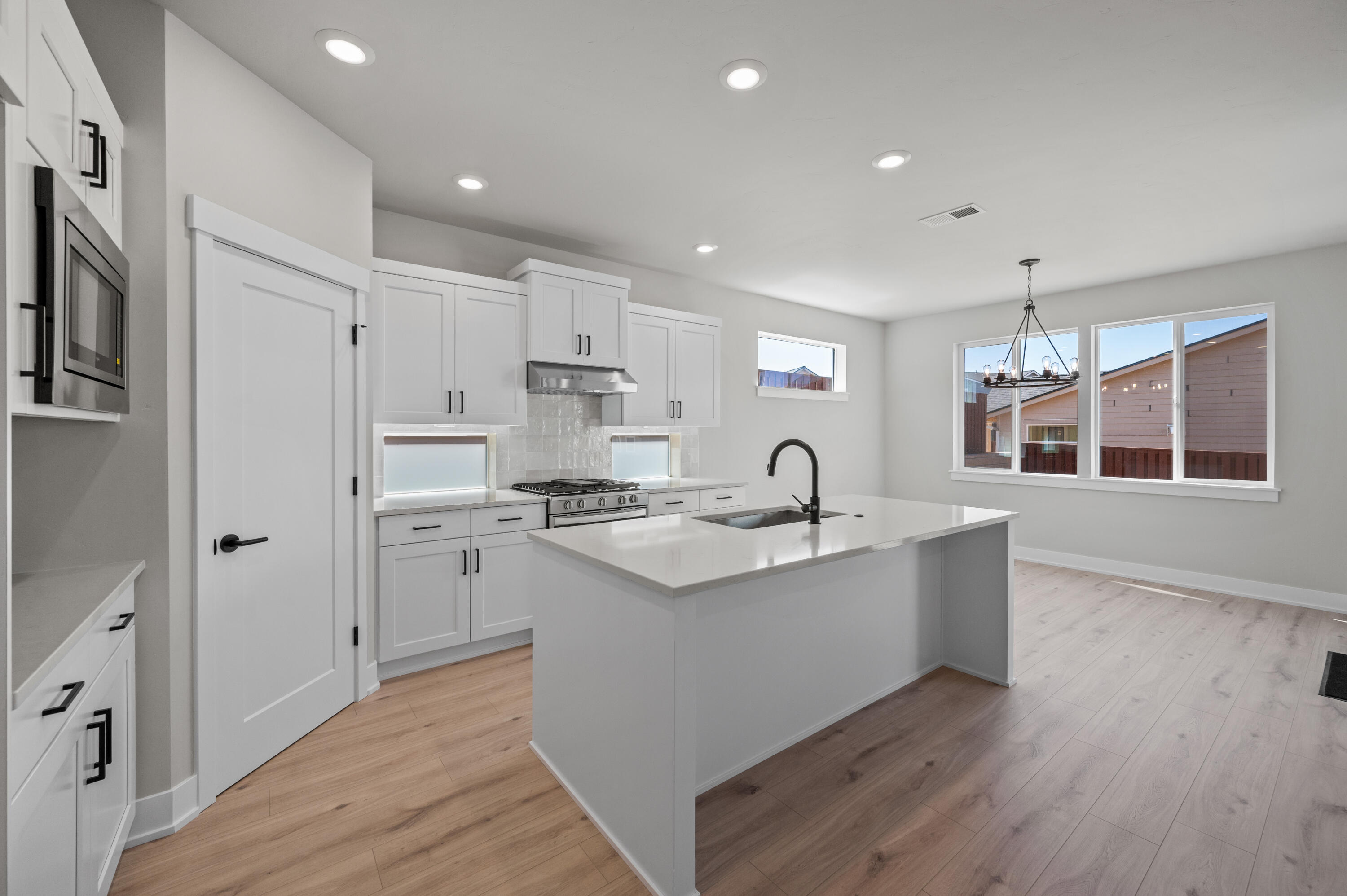 1529 NE Rosemont Street