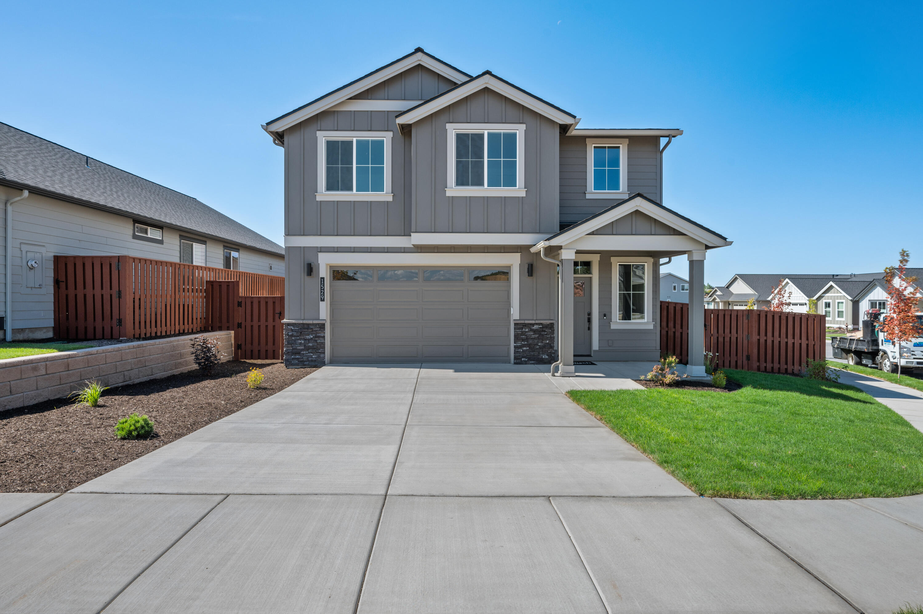 1529 NE Rosemont Street