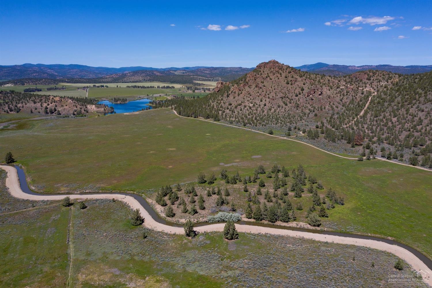 1529 NE Rosemont Street