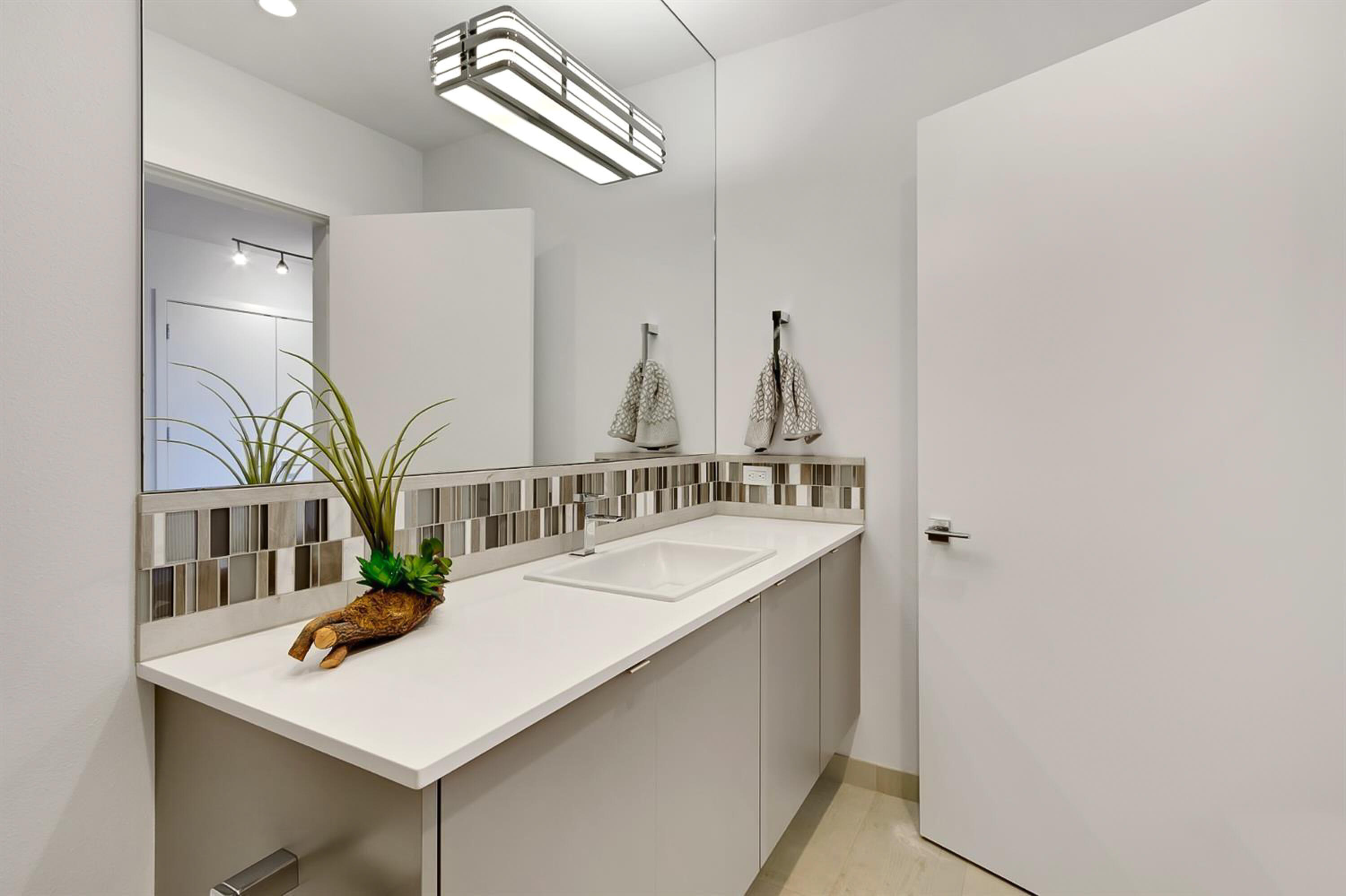 291 SW Bluff Drive, UNIT 330