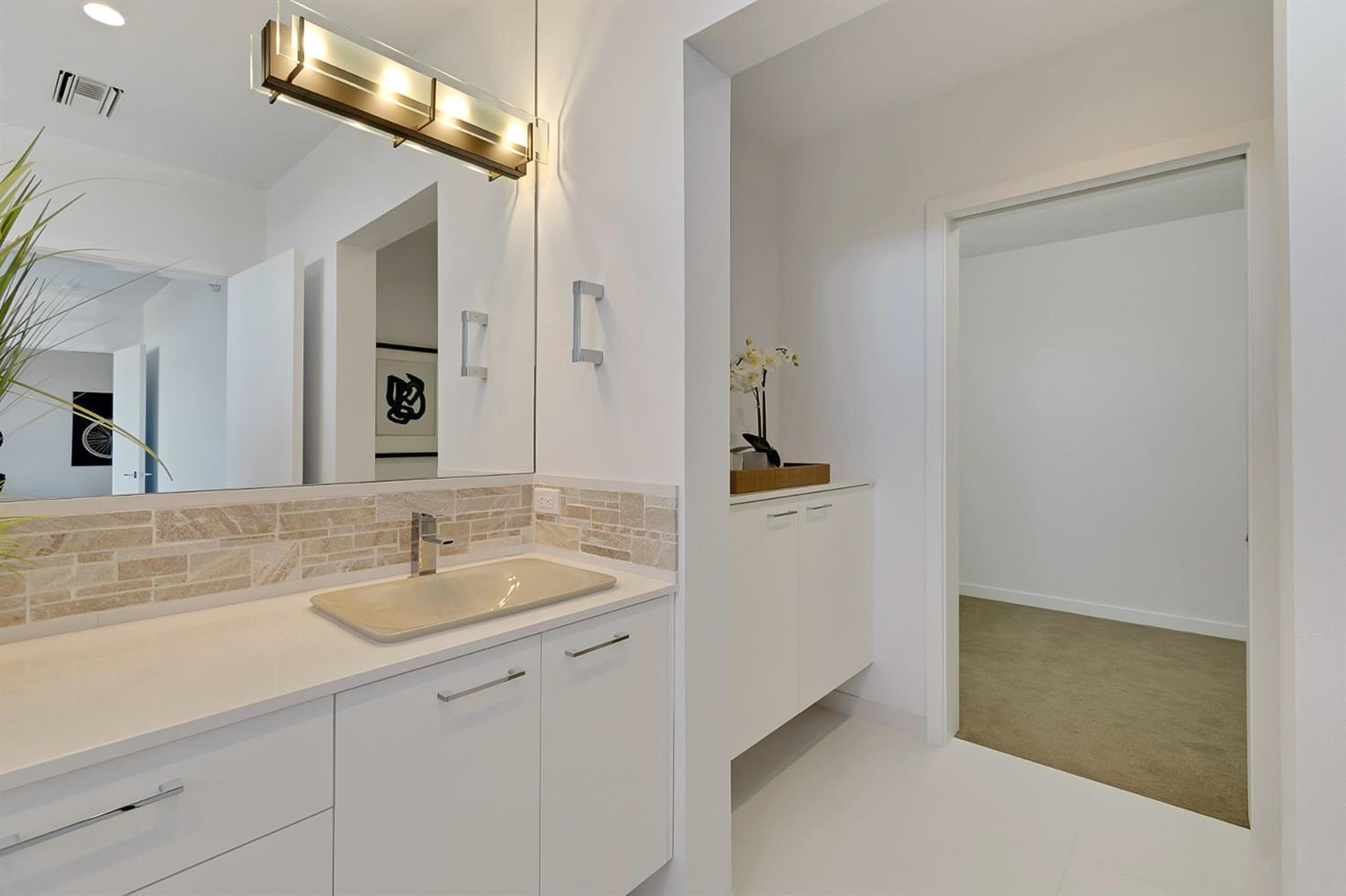 291 SW Bluff Drive, UNIT 330