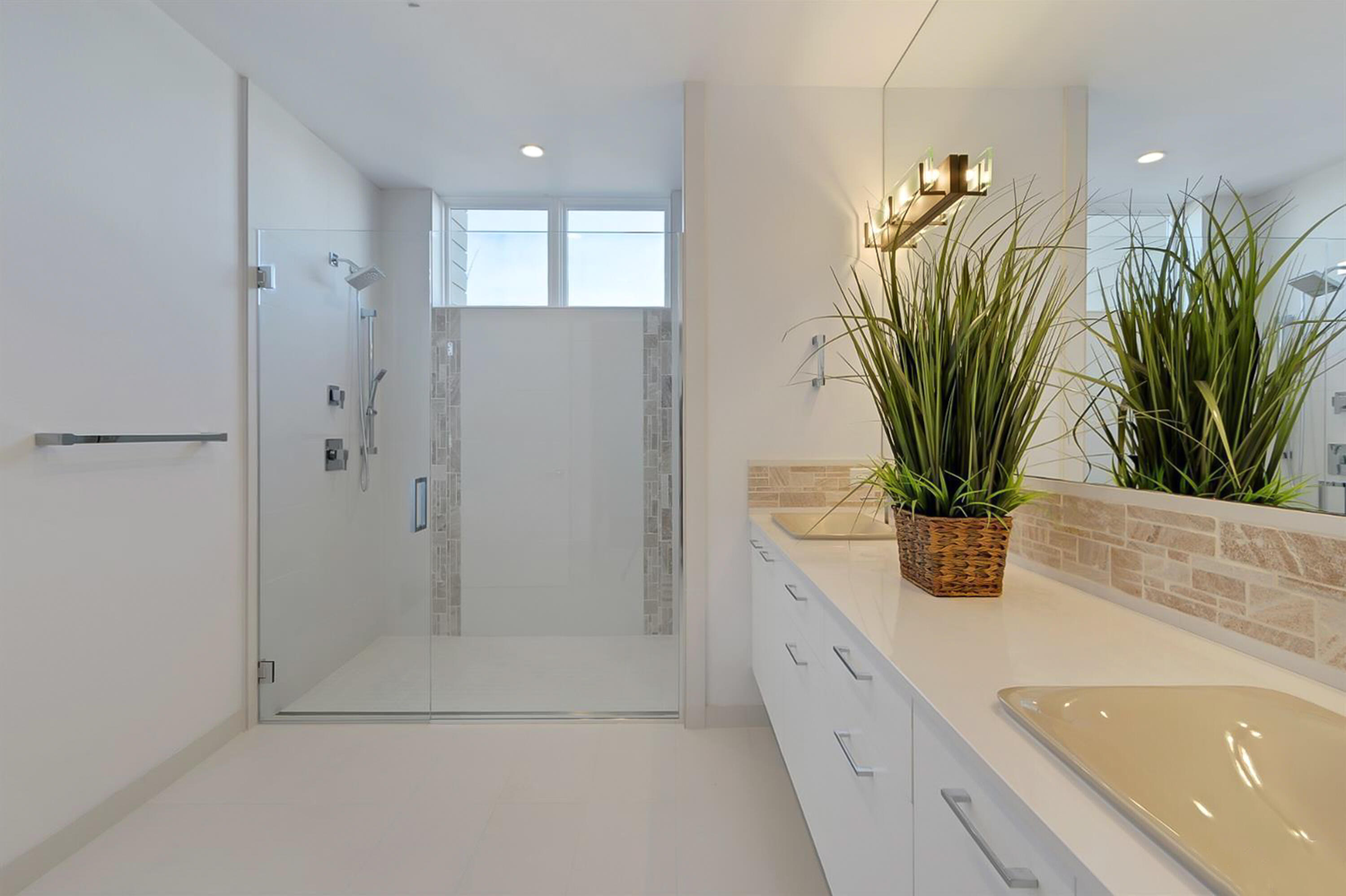 291 SW Bluff Drive, UNIT 330