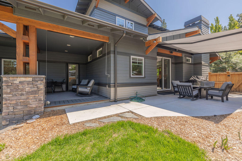 2280 NW Lemhi Pass Drive