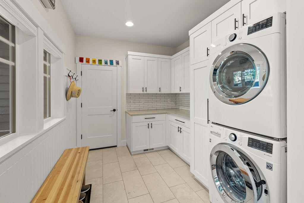 2280 NW Lemhi Pass Drive